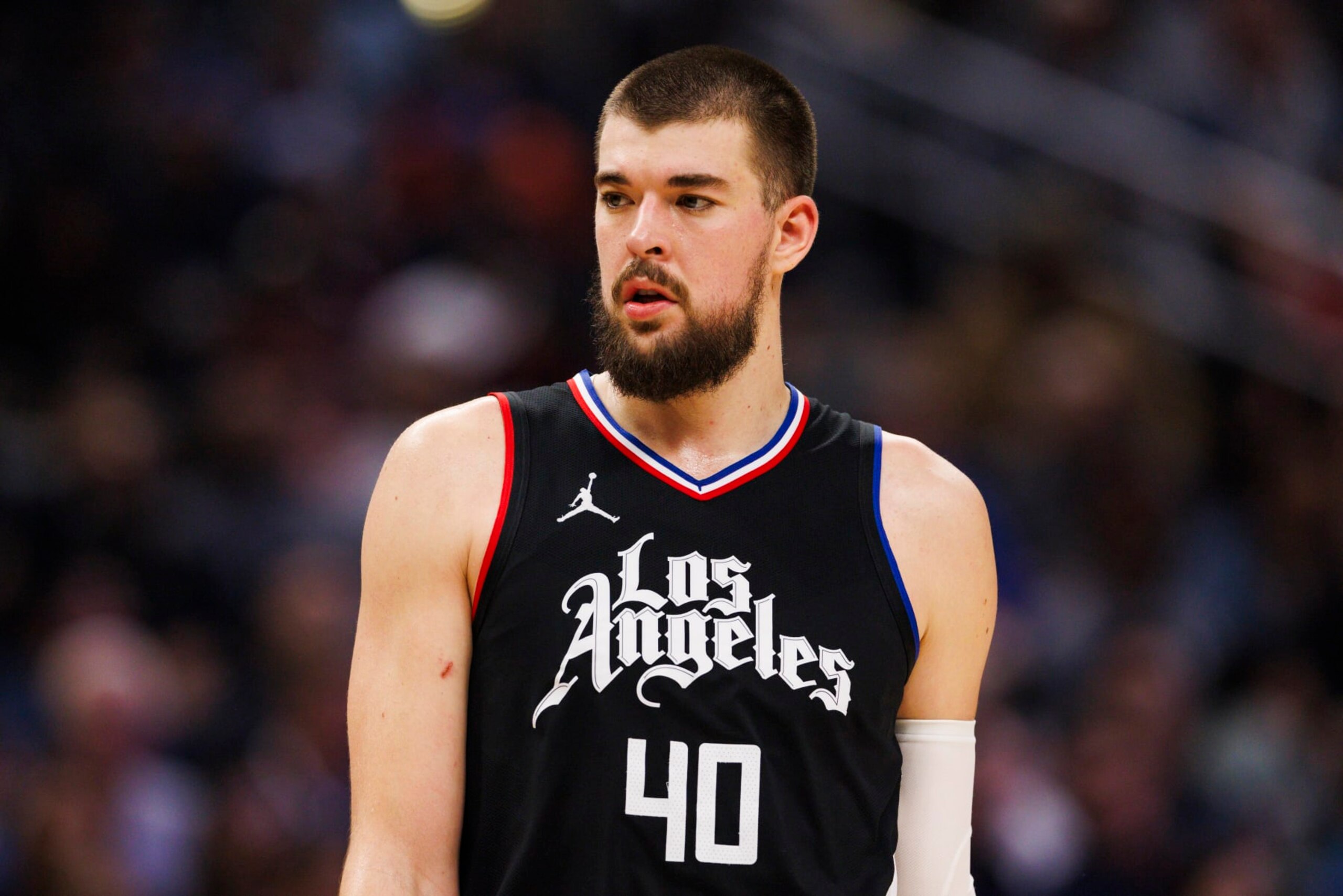 LOS ANGELES, CA - JANUARY 10: LA Clippers center Ivica Zubac (40) during a NBA basketball game against the Toronto Raptors on January 10, 2024 at Crypto.com Arena in Los Angeles, CA. (Photo by Ric Tapia/Icon Sportswire via Getty Images)