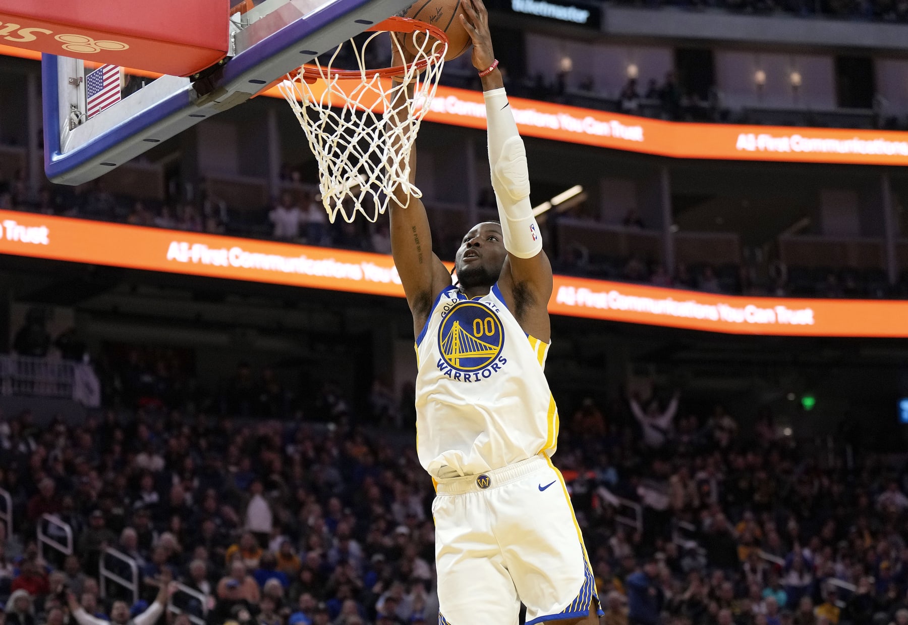 SAN FRANCISCO, CALIFORNIA - JANUARY 02: Jonathan Kuminga #00 of the Golden State Warriors slam dunks against the Orlando Magic during the fourth quarter of an NBA basketball game at Chase Center on January 02, 2024 in San Francisco, California. NOTE TO USER: User expressly acknowledges and agrees that, by downloading and or using this photograph, User is consenting to the terms and conditions of the Getty Images License Agreement. (Photo by Thearon W. Henderson/Getty Images)