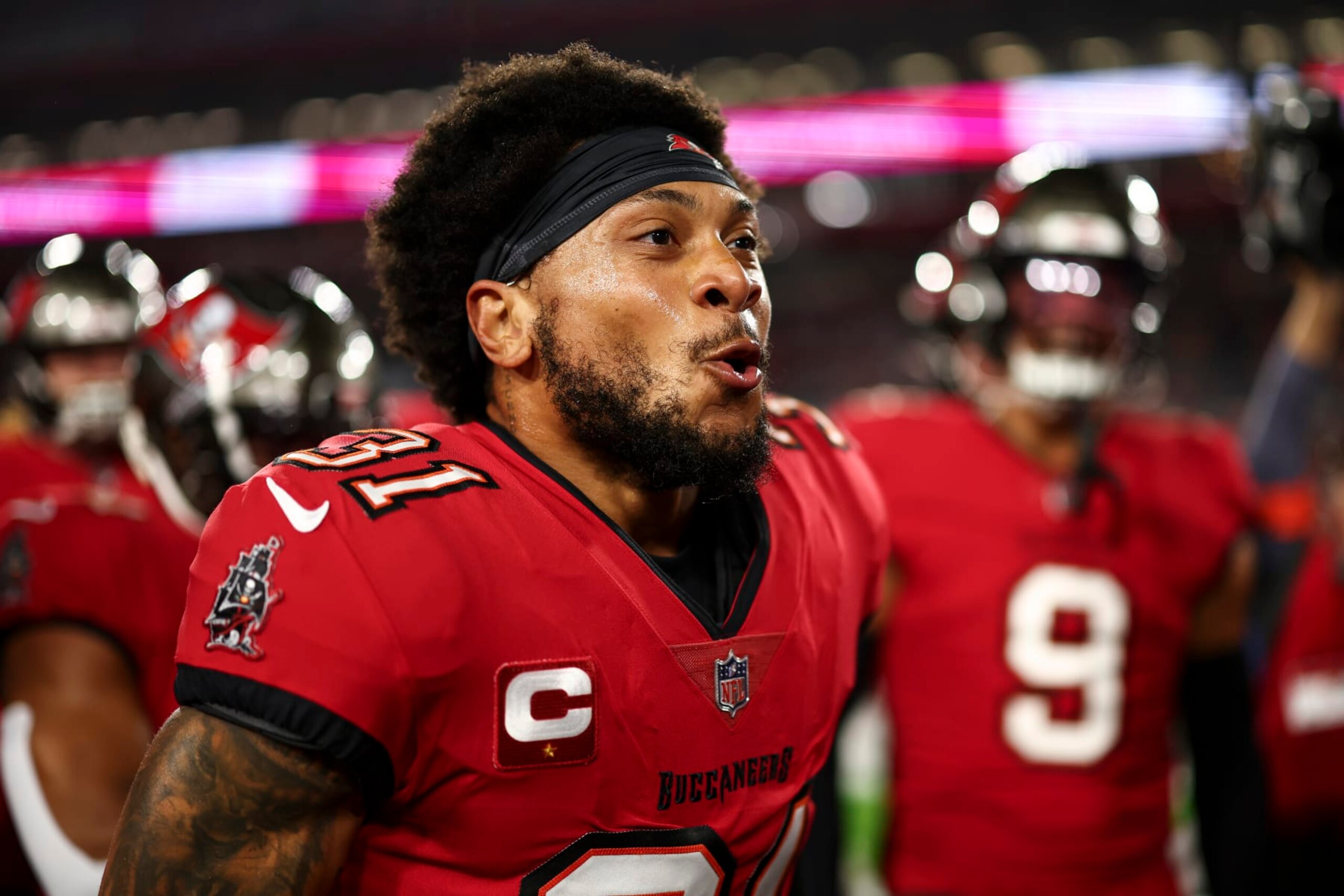 TAMPA, FL - JANUARY 15: Antoine Winfield Jr. #31 of the Tampa Bay Buccaneers gives a speech in the team huddle prior to an NFL wild-card playoff football game against the Philadelphia Eagles at Raymond James Stadium on January 15, 2024 in Tampa, Florida. (Photo by Kevin Sabitus/Getty Images)