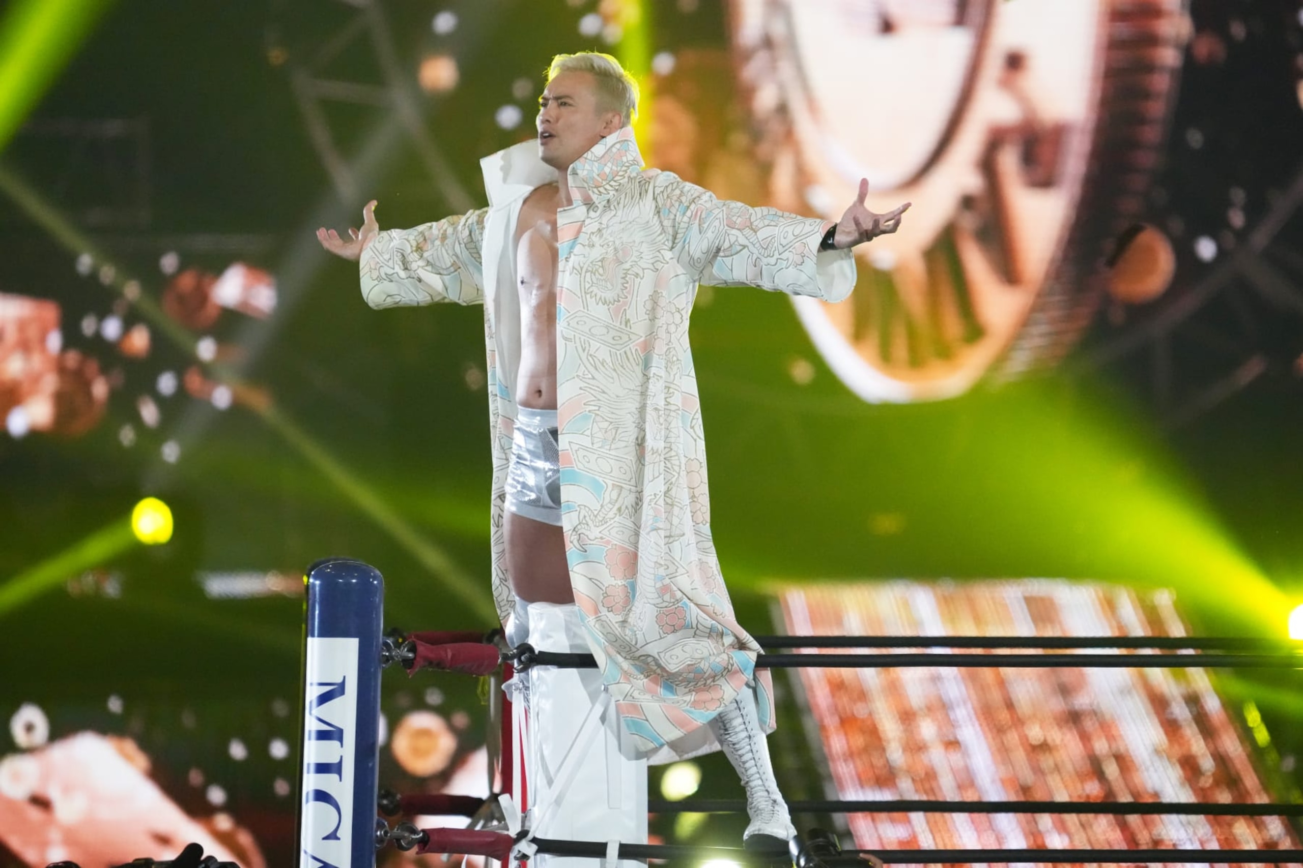 TOKYO, JAPAN - JANUARY 04: Kazuchika Okada enters the ring during the New Japan Pro-Wrestlingï½Wrestle Kingdom 18 in Tokyo Dome on January 04, 2024 in Tokyo, Japan. (Photo by Etsuo Hara/Getty Images) TOKYO, JAPAN - JANUARY 04: Kazuchika Okada enters the ring during the New Japan Pro-Wrestlingï½Wrestle Kingdom 18 in Tokyo Dome on January 04, 2024 in Tokyo, Japan. (Photo by Etsuo Hara/Getty Images)