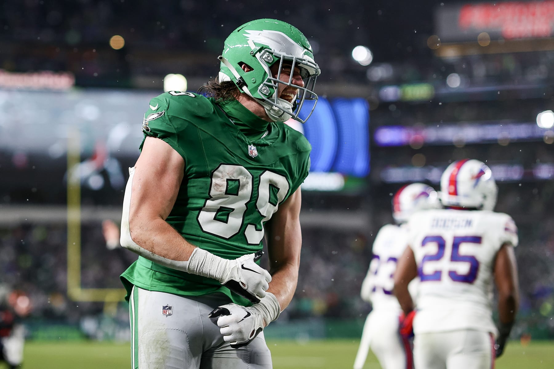 PHILADELPHIA, PENNSYLVANIA - NOVEMBER 26: Jack Stoll #89 of the Philadelphia Eagles reacts after a play during the third quarter against the Buffalo Bills at Lincoln Financial Field on November 26, 2023 in Philadelphia, Pennsylvania. (Photo by Tim Nwachukwu/Getty Images)