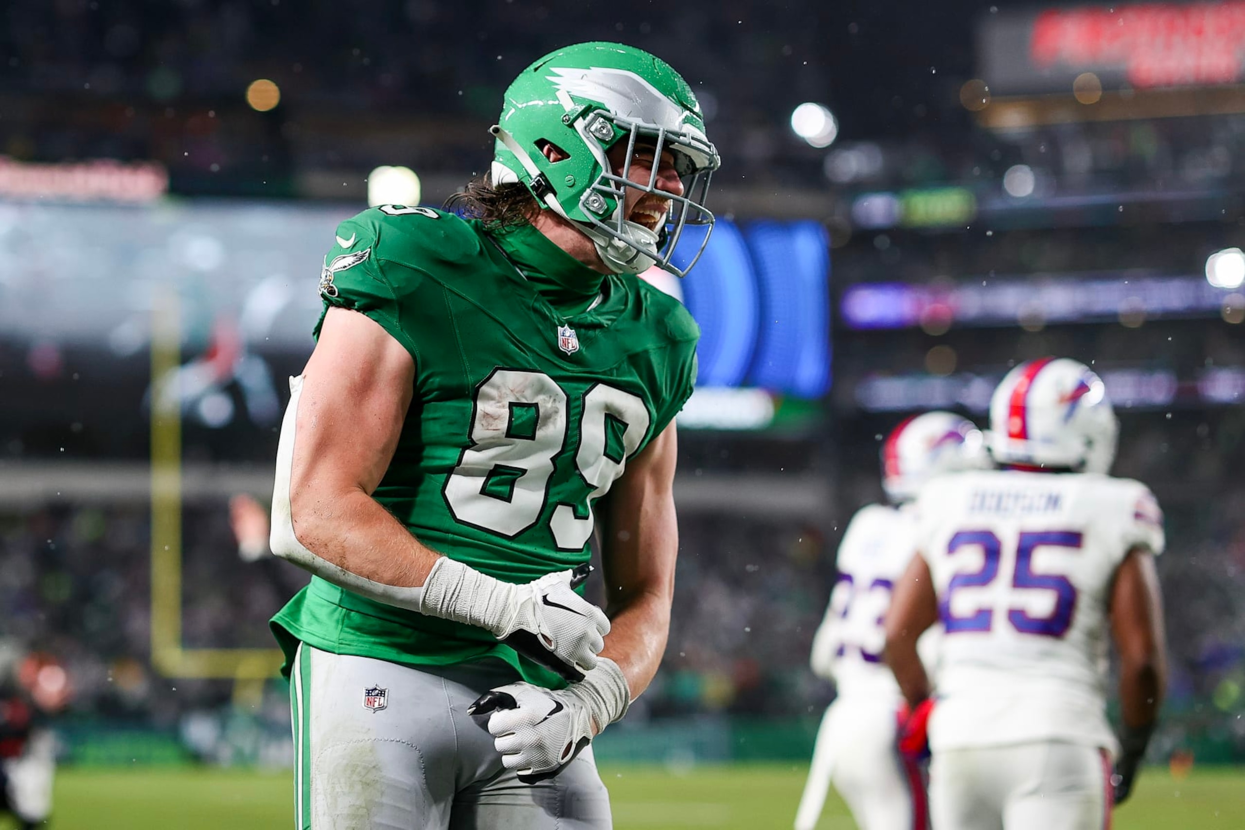 PHILADELPHIA, PENNSYLVANIA - NOVEMBER 26: Jack Stoll #89 of the Philadelphia Eagles reacts after a play during the third quarter against the Buffalo Bills at Lincoln Financial Field on November 26, 2023 in Philadelphia, Pennsylvania. (Photo by Tim Nwachukwu/Getty Images)