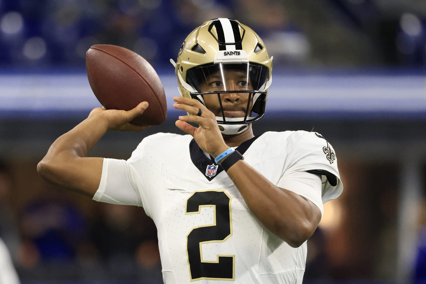 INDIANAPOLIS, INDIANA - OCTOBER 29: Jameis Winston #2 of the New Orleans Saints warms up prior to the game against the Indianapolis Colts at Lucas Oil Stadium on October 29, 2023 in Indianapolis, Indiana. (Photo by Justin Casterline/Getty Images)