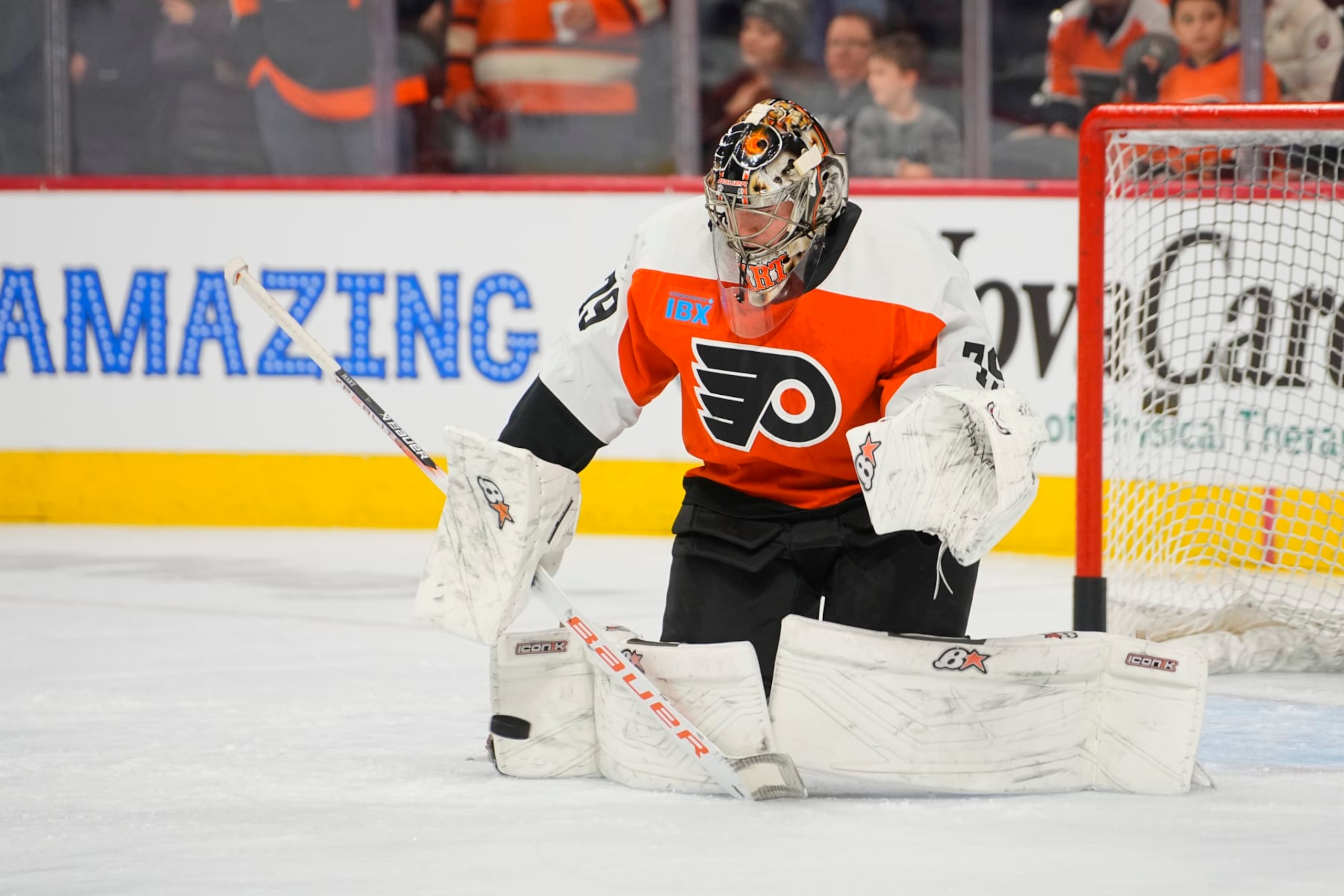 PHILADELPHIA, PA - JANUARY 18: Philadelphia Flyers Goalie Carter Hart (79) warms up prior to the National Hockey League game between the Dallas Stars and the Philadelphia Flyers on January 19, 2024, at the Wells Fargo Center in Philadelphia, NY. (Photo by Gregory Fisher/Icon Sportswire via Getty Images)