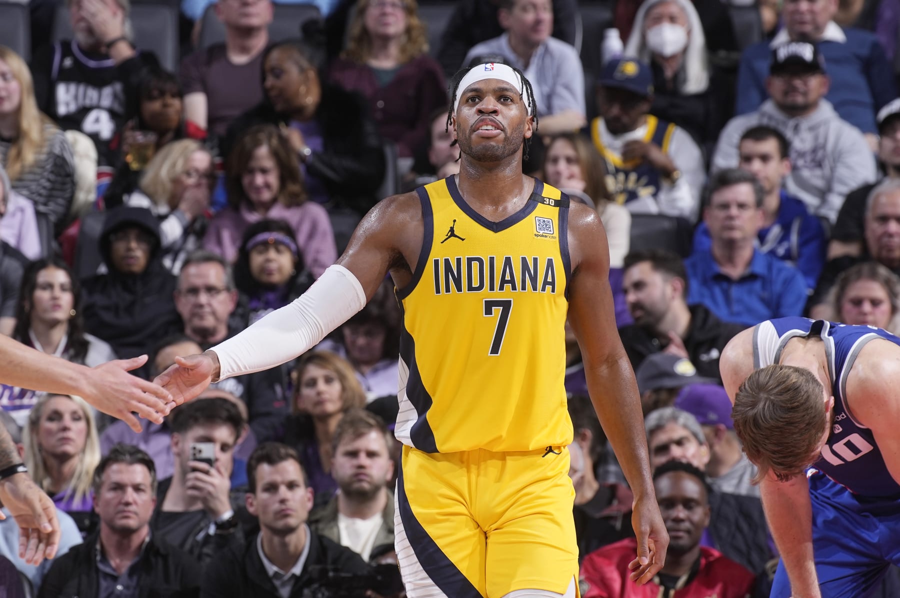 SACRAMENTO, CA - JANUARY 18: Buddy Hield #7 of the Indiana Pacers high fives teammate during the game against the Sacramento Kings on January 18, 2024 at Golden 1 Center in Sacramento, California. NOTE TO USER: User expressly acknowledges and agrees that, by downloading and or using this photograph, User is consenting to the terms and conditions of the Getty Images Agreement. Mandatory Copyright Notice: Copyright 2024 NBAE (Photo by Rocky Widner/NBAE via Getty Images)