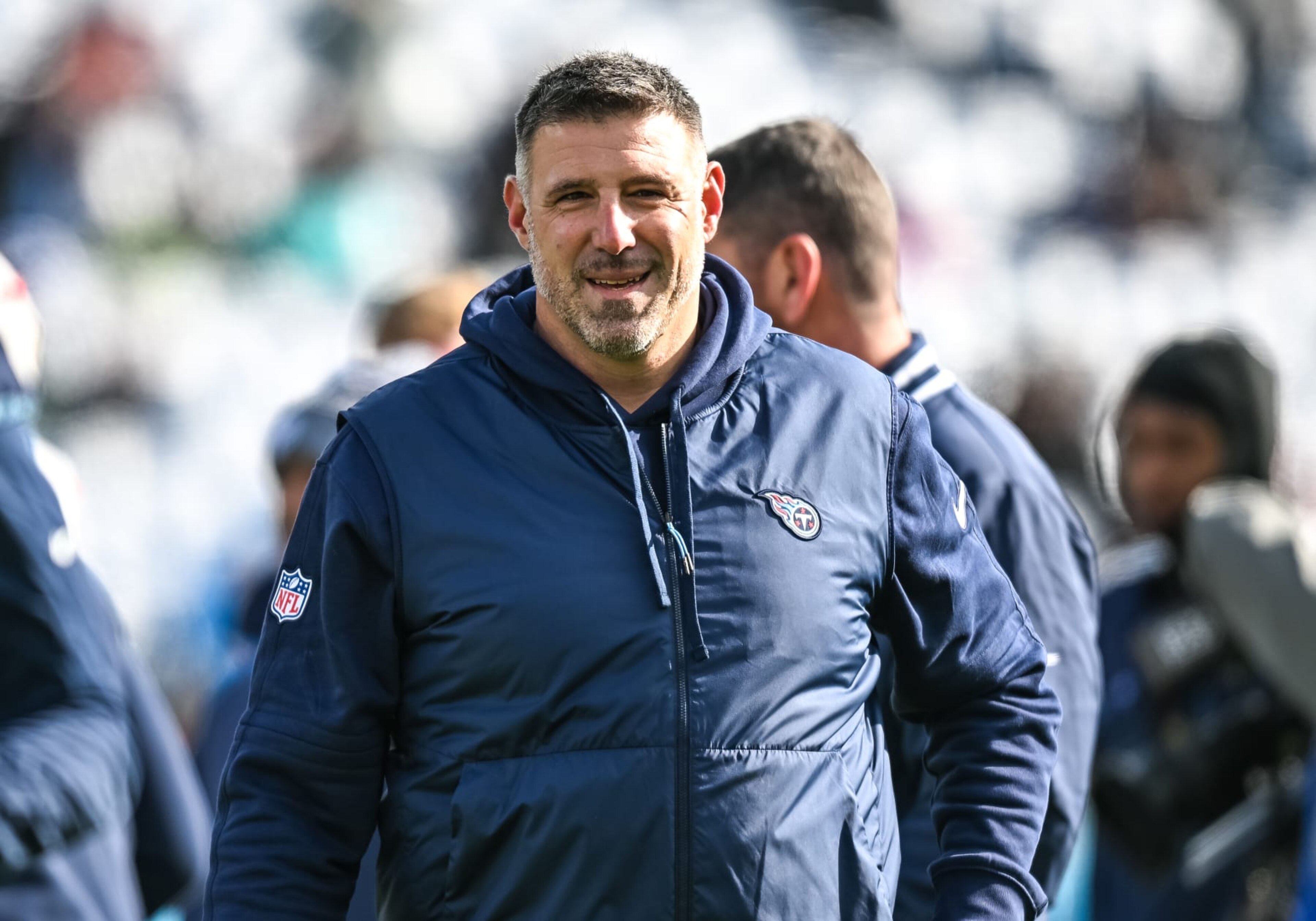 NASHVILLE, TN - JANUARY 07: Tennessee Titans head coach Mike Vrabel watches warm-ups before the NFL game between the Tennessee Titans and the Jacksonville Jaguars on January 7, 2024, at Nissan Stadium in Nashville, TN. (Photo by Bryan Lynn/Icon Sportswire via Getty Images) NASHVILLE, TN - JANUARY 07: Tennessee Titans head coach Mike Vrabel watches warm-ups before the NFL game between the Tennessee Titans and the Jacksonville Jaguars on January 7, 2024, at Nissan Stadium in Nashville, TN. (Photo by Bryan Lynn/Icon Sportswire via Getty Images)
