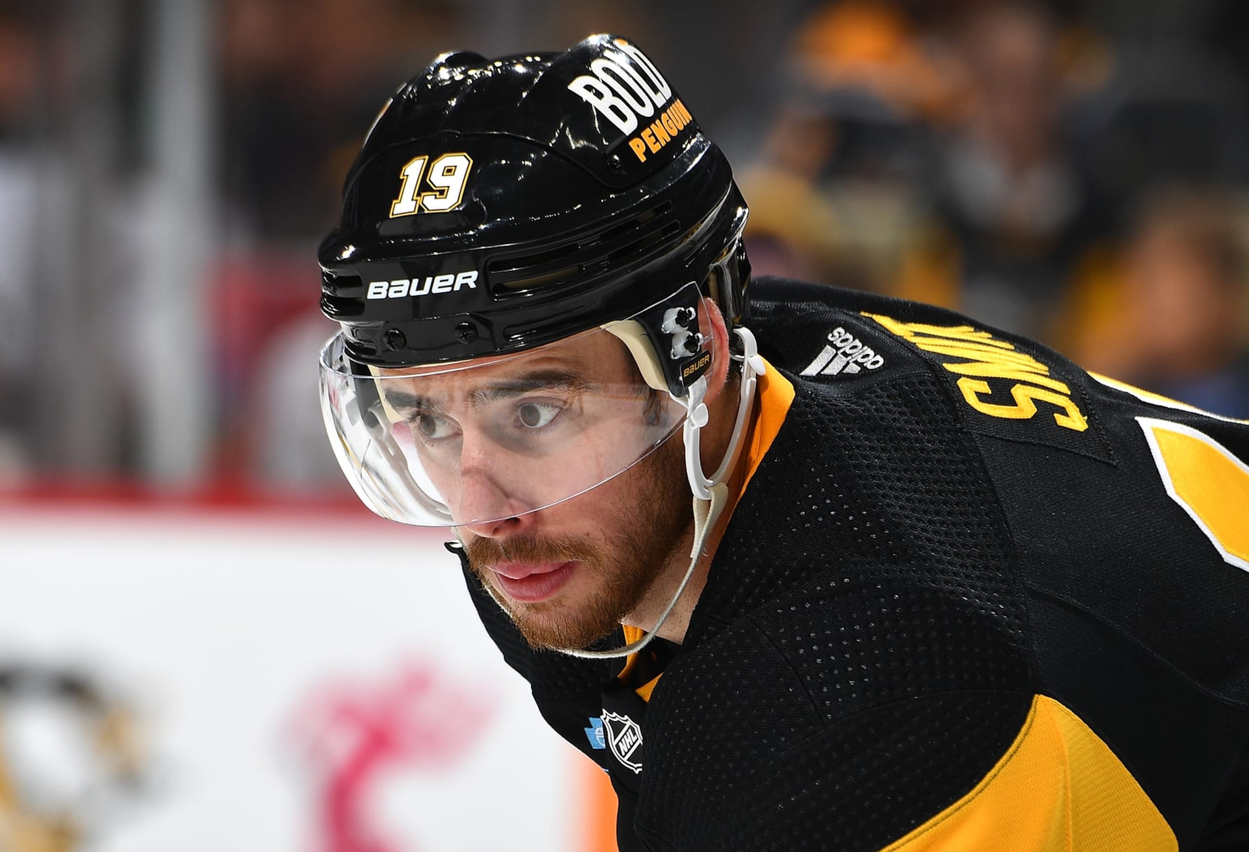 PITTSBURGH, PA - DECEMBER 12:  Reilly Smith #19 of the Pittsburgh Penguins skates against the Arizona Coyotes at PPG PAINTS Arena on December 12, 2023 in Pittsburgh, Pennsylvania. (Photo by Joe Sargent/NHLI via Getty Images)