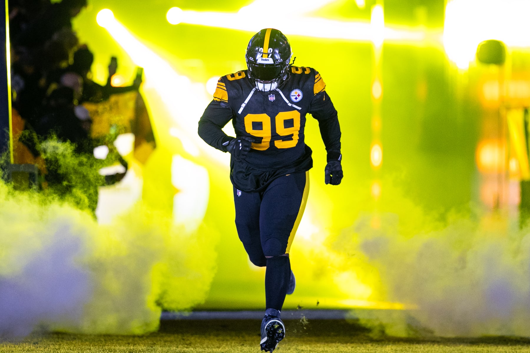PITTSBURGH, PA - DECEMBER 07: Pittsburgh Steelers defensive tackle Larry Ogunjobi (99) runs onto the field during the regular season NFL football game between the New England Patriots and Pittsburgh Steelers on December 07, 2023 at Acrisure Stadium in Pittsburgh, PA. (Photo by Mark Alberti/Icon Sportswire via Getty Images)
