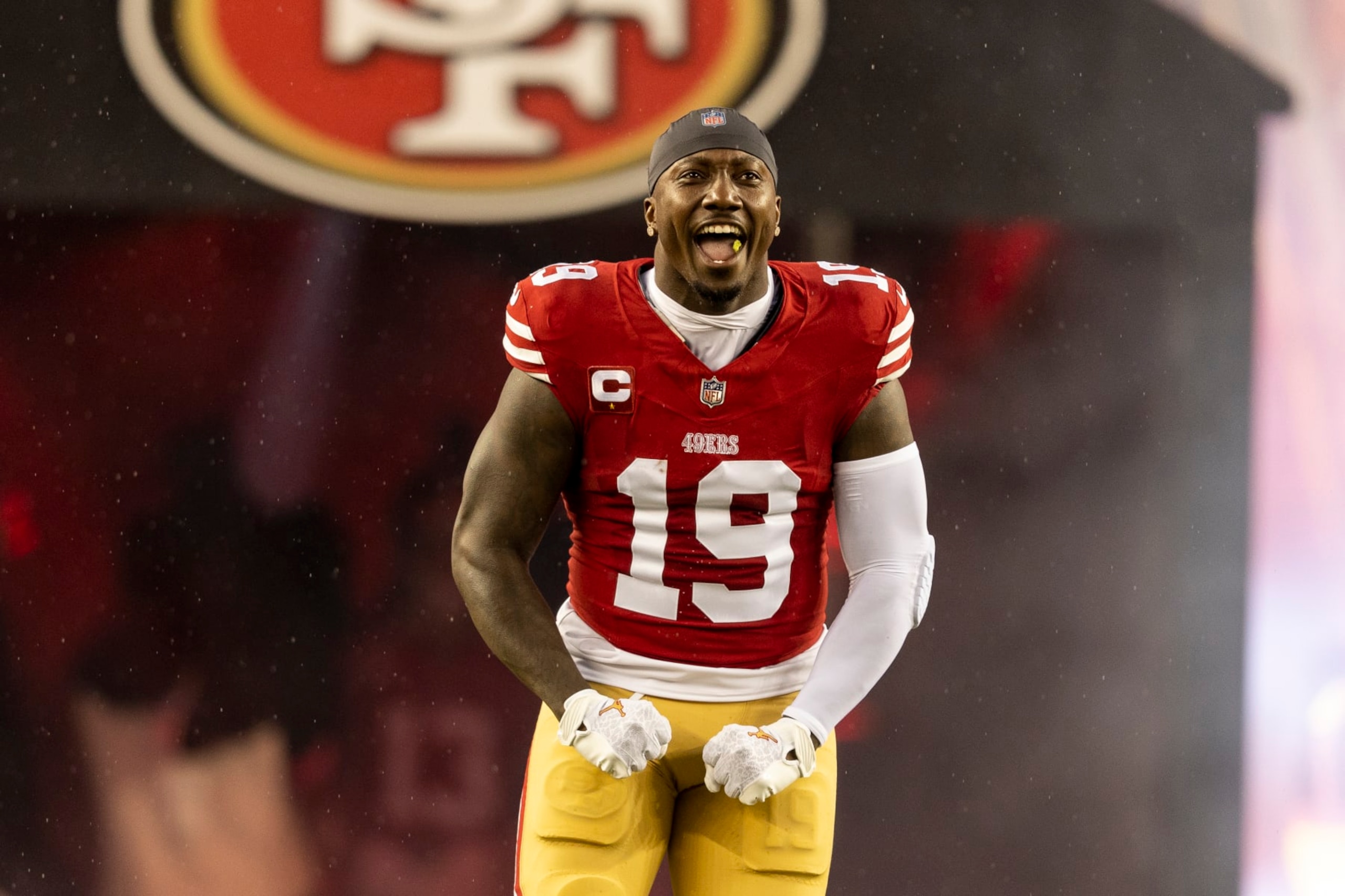 SANTA CLARA, CALIFORNIA - JANUARY 20: Deebo Samuel #19 of the San Francisco 49ers reacts as he takes the field prior to an NFL divisional round playoff football game between the San Francisco 49ers and the Green Bay Packers at Levi's Stadium on January 20, 2024 in Santa Clara, California. (Photo by Michael Owens/Getty Images)