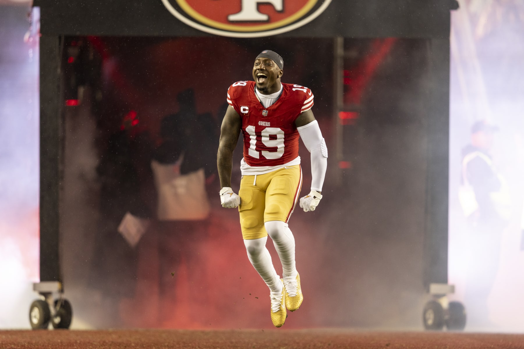 SANTA CLARA, CALIFORNIA - JANUARY 20: Deebo Samuel #19 of the San Francisco 49ers reacts as he takes the field prior to an NFL divisional round playoff football game between the San Francisco 49ers and the Green Bay Packers at Levi's Stadium on January 20, 2024 in Santa Clara, California. (Photo by Michael Owens/Getty Images)