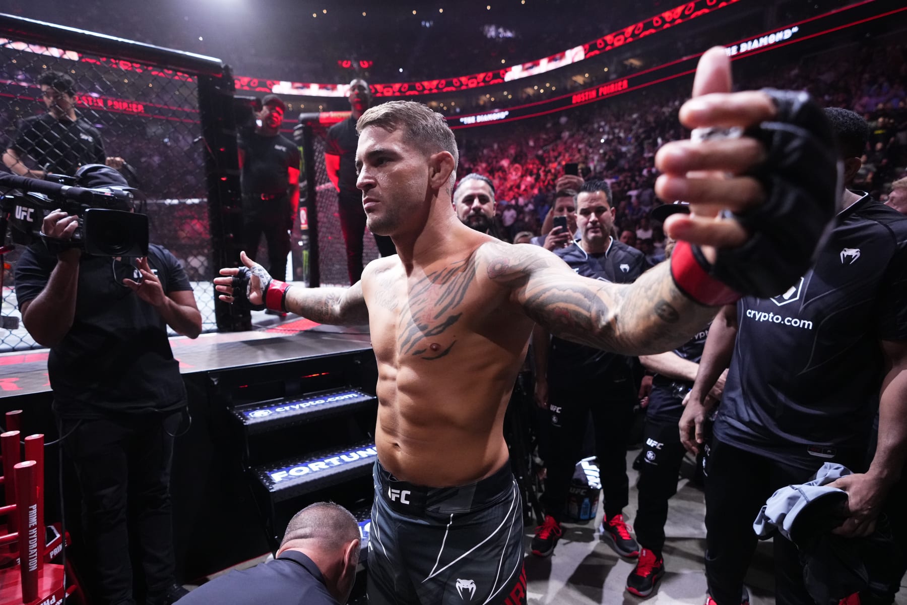 Dustin Poirier prepares to enter the Octagon to fight Justin Gaethje