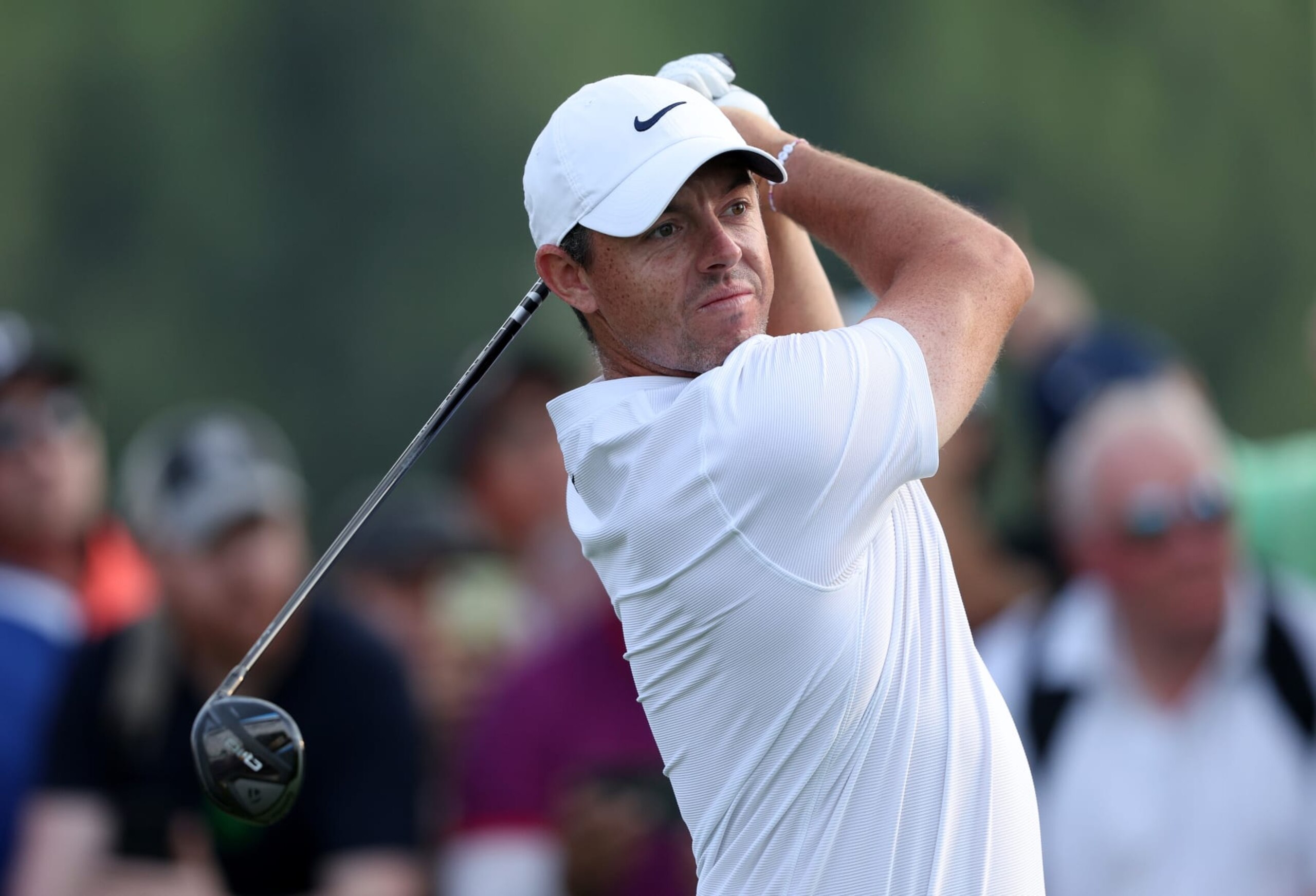 DUBAI, UNITED ARAB EMIRATES - JANUARY 21:  Rory McIlroy of Northern Ireland tees off on the 18th hole during the final round of the Hero Dubai Desert Classic at Emirates Golf Club on January 21, 2024 in Dubai, United Arab Emirates. (Photo by Warren Little/Getty Images)
