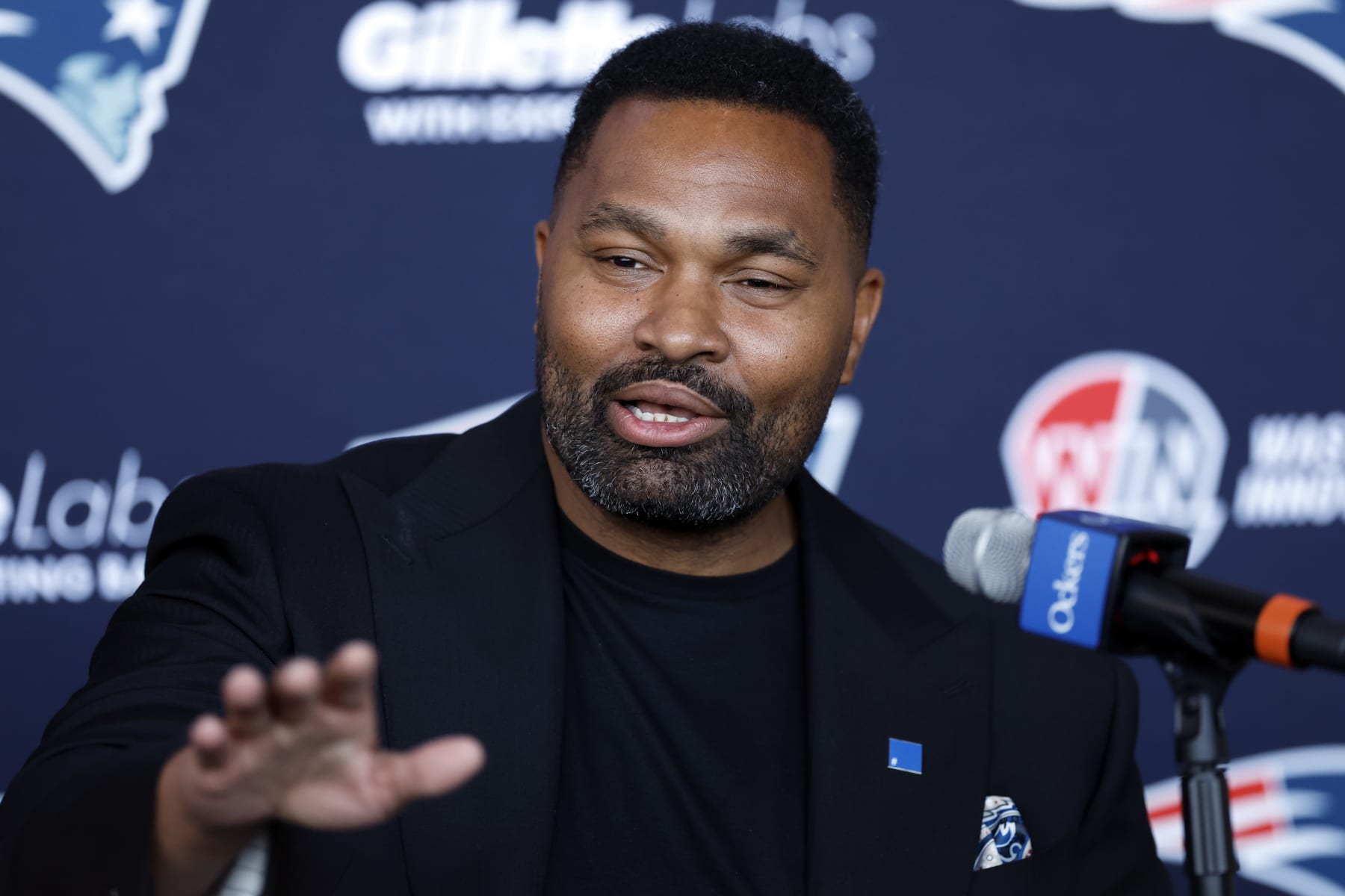 Patriots head coach Jerod Mayo