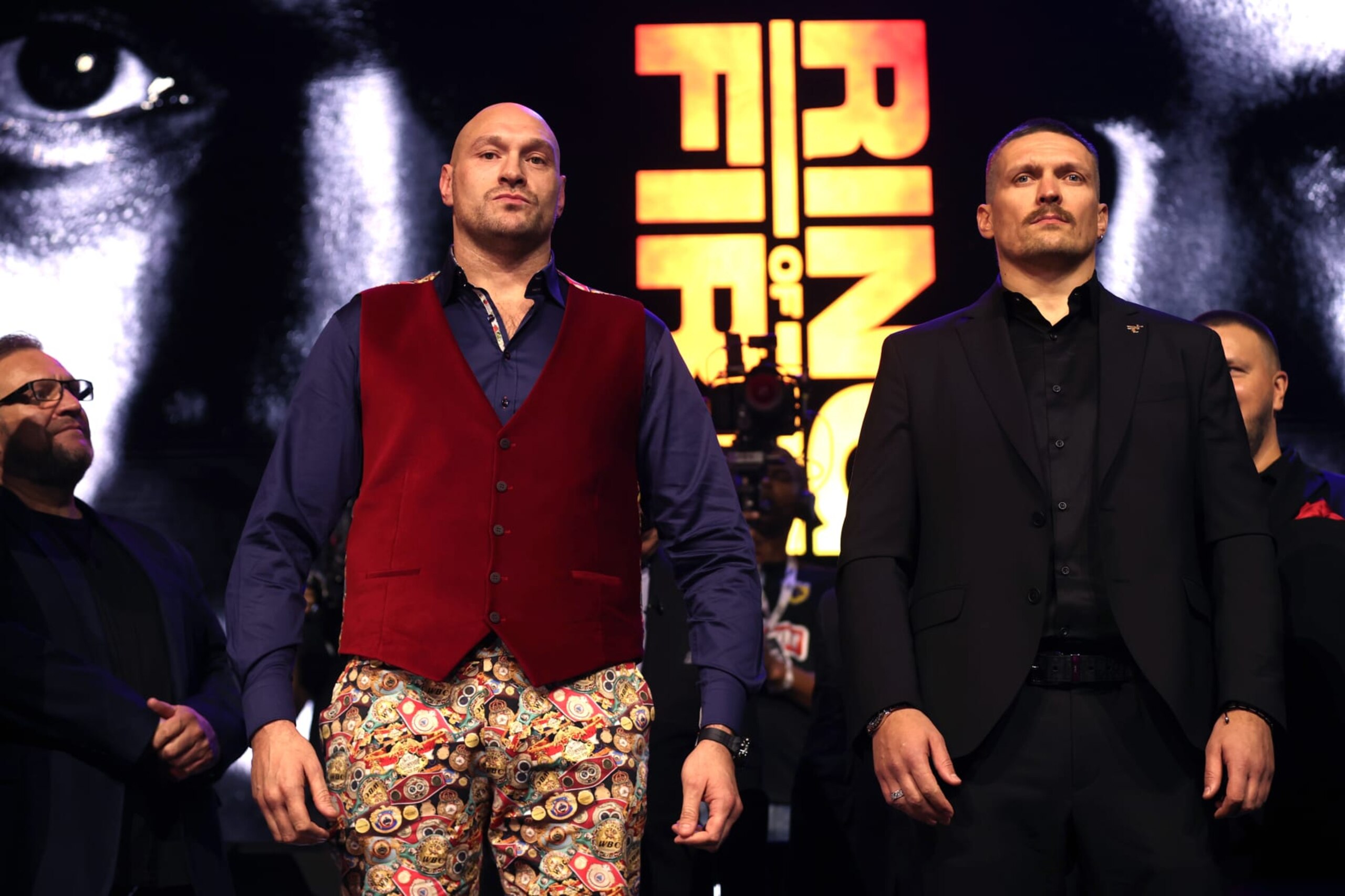 LONDON, ENGLAND - NOVEMBER 16: Tyson Fury and Oleksandr Usyk pose for a photo during the Tyson Fury v Oleksandr Usyk Press Conference at Outernet London on November 16, 2023 in London, England. (Photo by Alex Pantling/Getty Images)