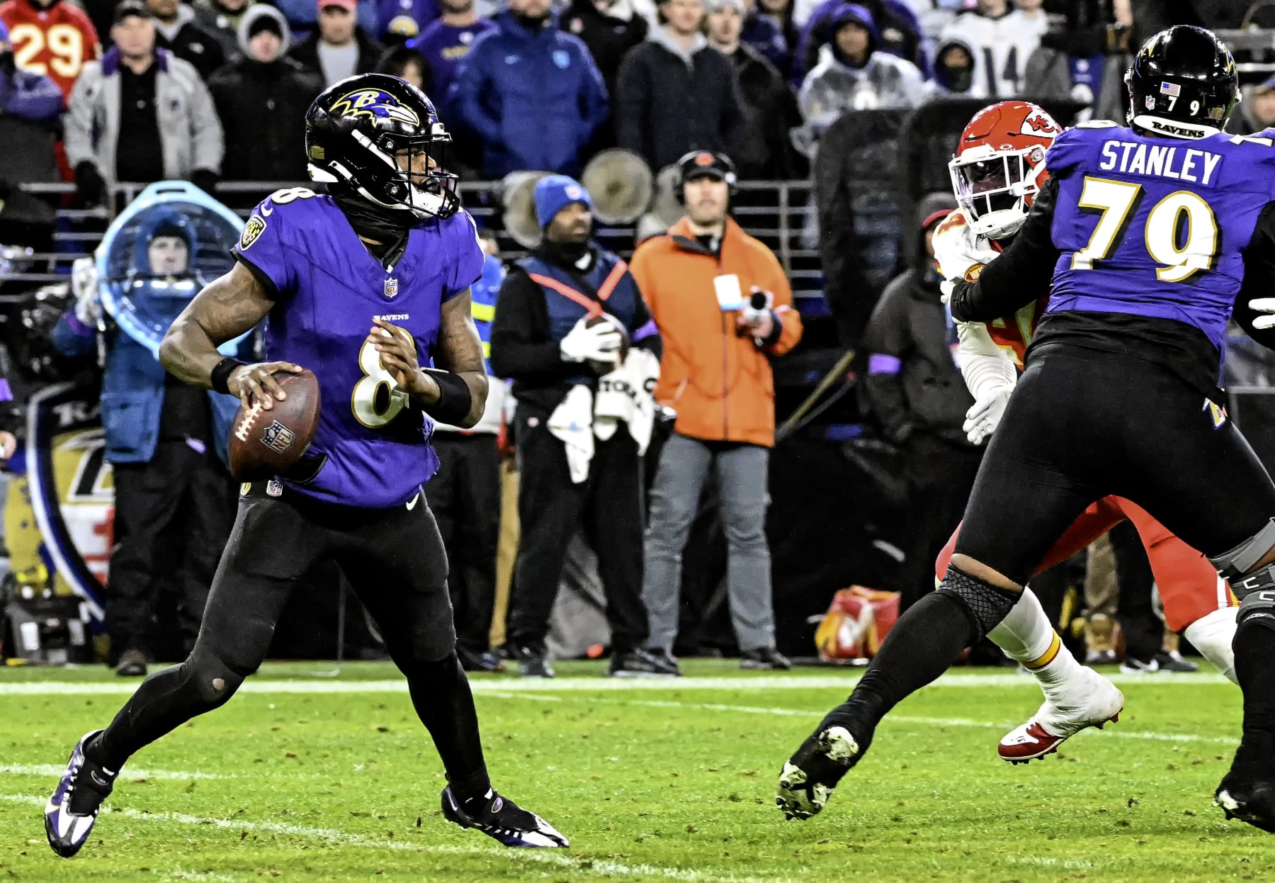 BALTIMORE, MD - JANUARY 28:  Baltimore Ravens quarterback Lamar Jackson (8) in action during the Kansas City Chiefs game versus the Baltimore Ravens in the AFC Championship Game on January 28, 2024 at M&T Bank Stadium in Baltimore, MD.  (Photo by Mark Goldman/Icon Sportswire via Getty Images)