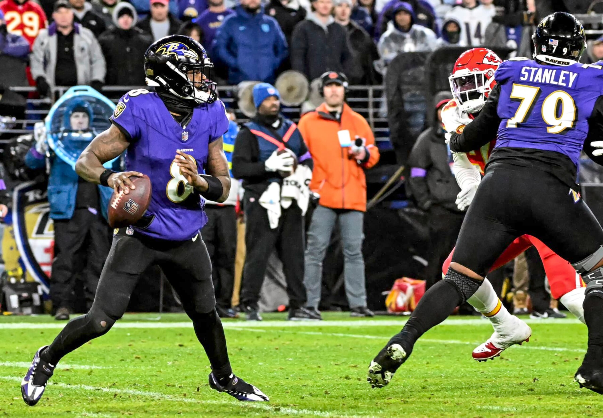 BALTIMORE, MD - JANUARY 28:  Baltimore Ravens quarterback Lamar Jackson (8) in action during the Kansas City Chiefs game versus the Baltimore Ravens in the AFC Championship Game on January 28, 2024 at M&T Bank Stadium in Baltimore, MD.  (Photo by Mark Goldman/Icon Sportswire via Getty Images)
