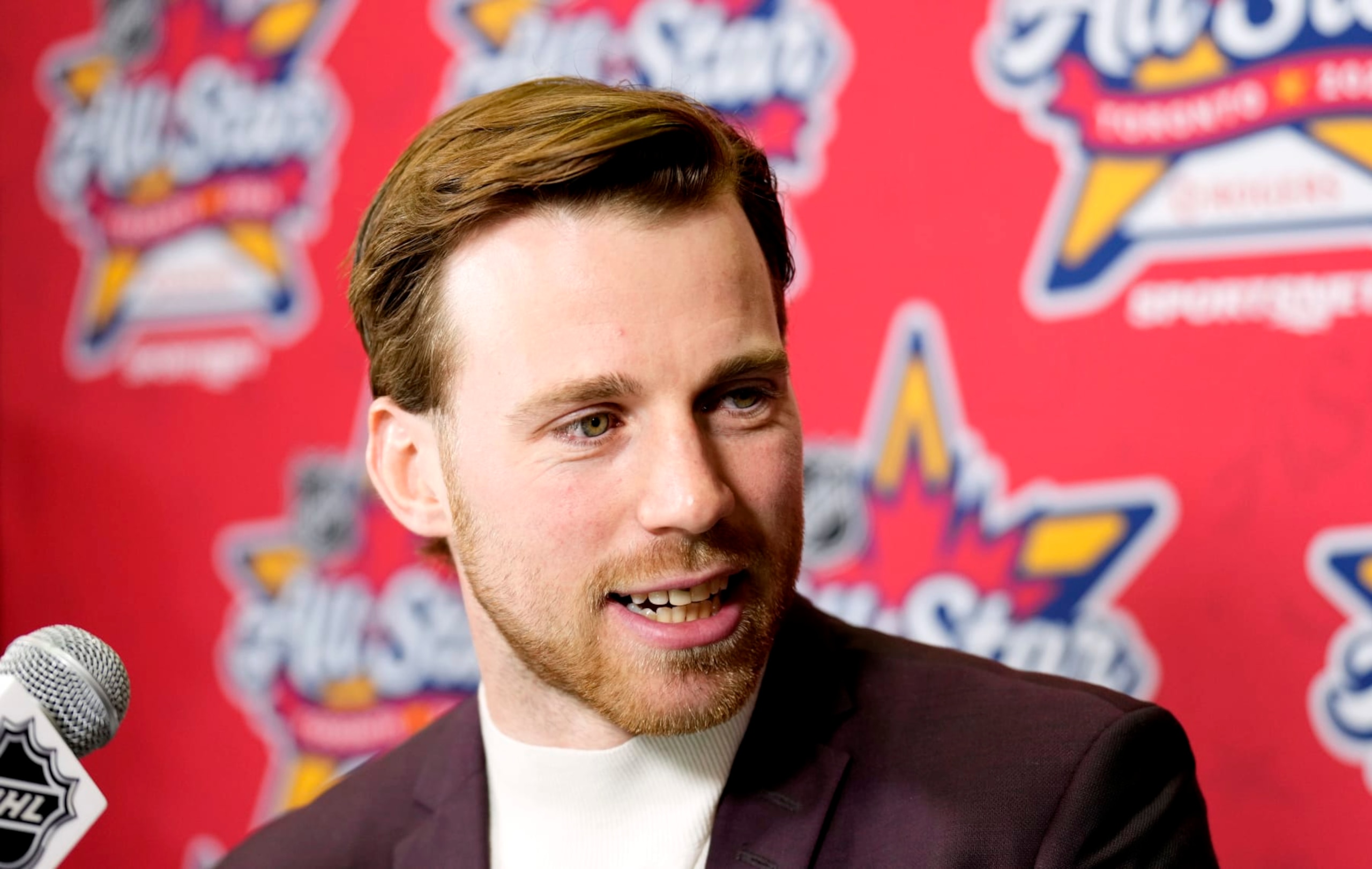 New Vancouver Canucks forward Elias Lindholm