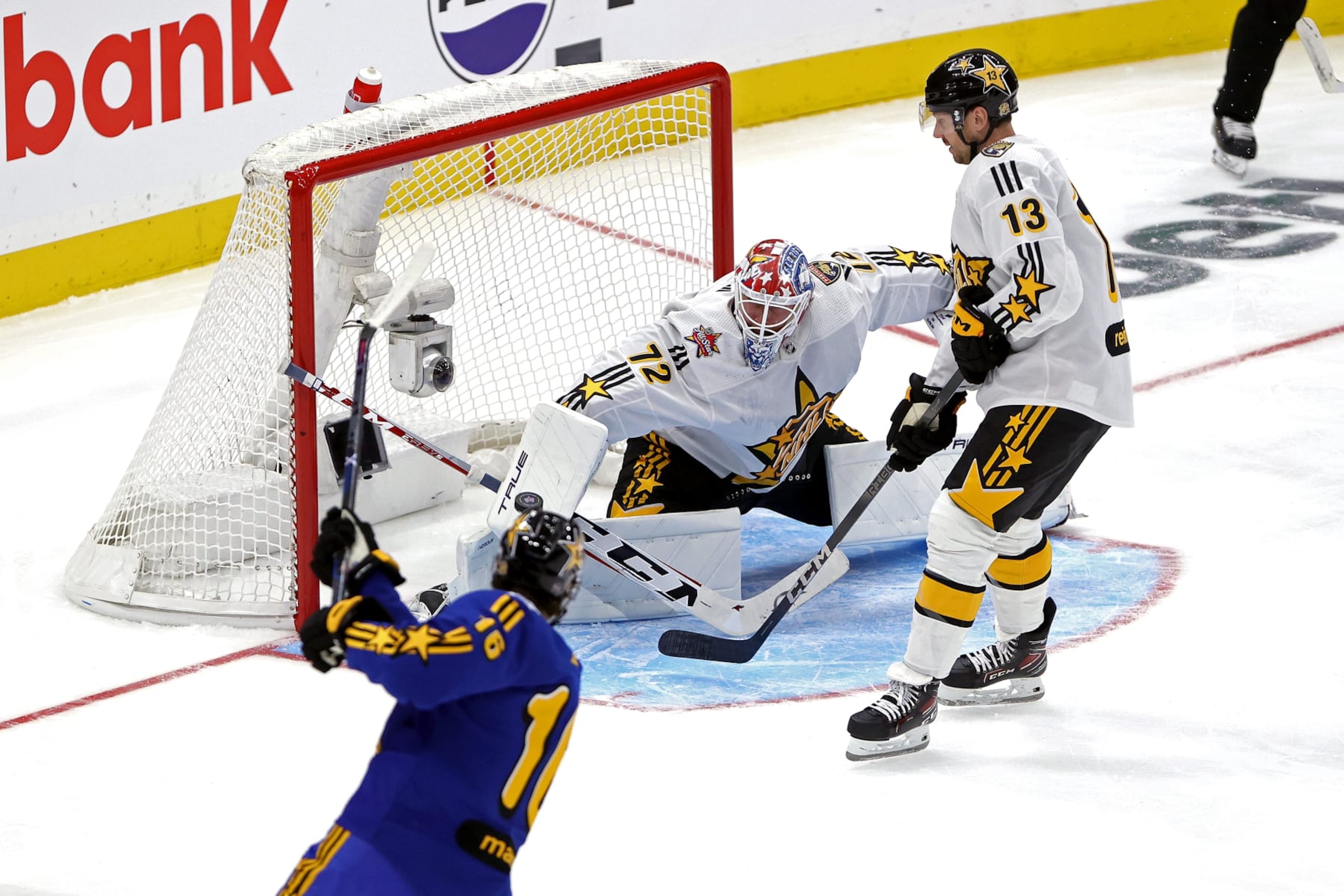 Sergei Bobrovsky stones Mitch Marner cold