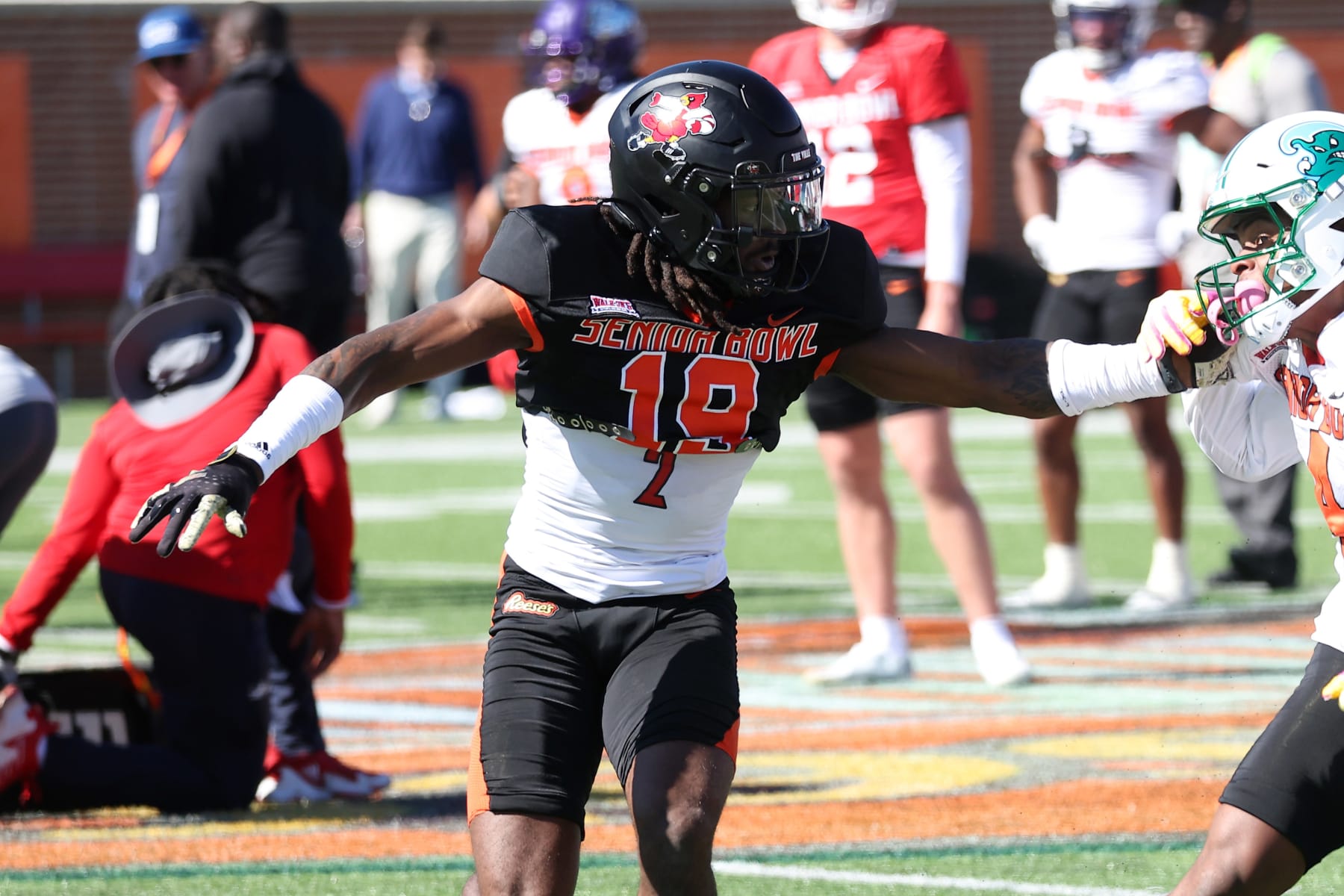 MOBILE, AL - JANUARY 31: American defensive back Jarvis Brownlee Jr of Louisville (19) during the American Team practice for the Reese's Senior Bowl on January 31, 2024 at Hancock Whitney Stadium in Mobile, Alabama.  (Photo by Michael Wade/Icon Sportswire via Getty Images)