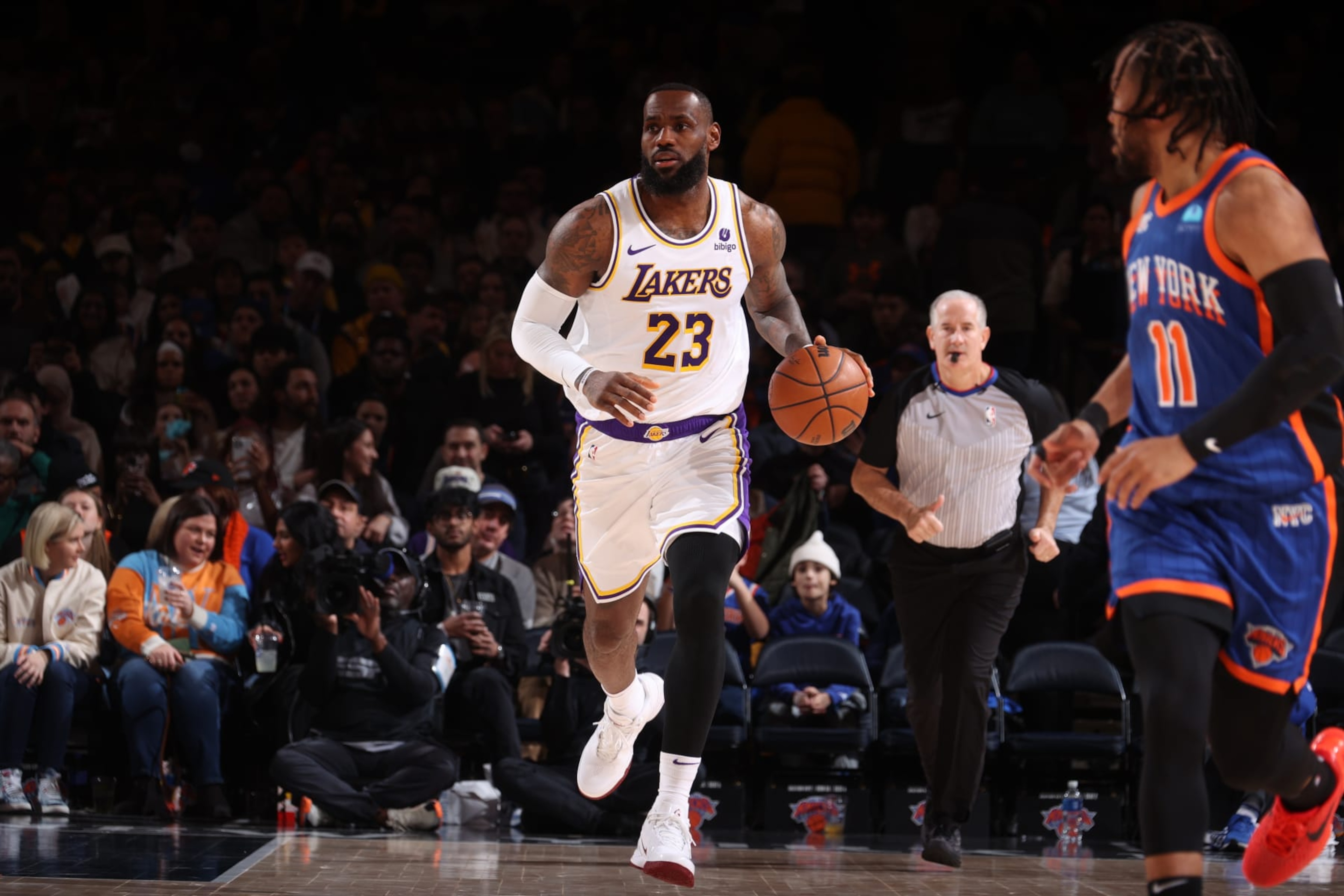 NEW YORK, NY - FEBRUARY 3: LeBron James #23 of the Los Angeles Lakers dribbles the ball during the game against the New York Knicks on February 3, 2024 at Madison Square Garden in New York City, New York. NOTE TO USER: User expressly acknowledges and agrees that, by downloading and or using this photograph, User is consenting to the terms and conditions of the Getty Images License Agreement. Mandatory Copyright Notice: Copyright 2024 NBAE (Photo by Nathaniel S. Butler/NBAE via Getty Images) NEW YORK, NY - FEBRUARY 3: LeBron James #23 of the Los Angeles Lakers dribbles the ball during the game against the New York Knicks on February 3, 2024 at Madison Square Garden in New York City, New York. NOTE TO USER: User expressly acknowledges and agrees that, by downloading and or using this photograph, User is consenting to the terms and conditions of the Getty Images License Agreement. Mandatory Copyright Notice: Copyright 2024 NBAE (Photo by Nathaniel S. Butler/NBAE via Getty Images)