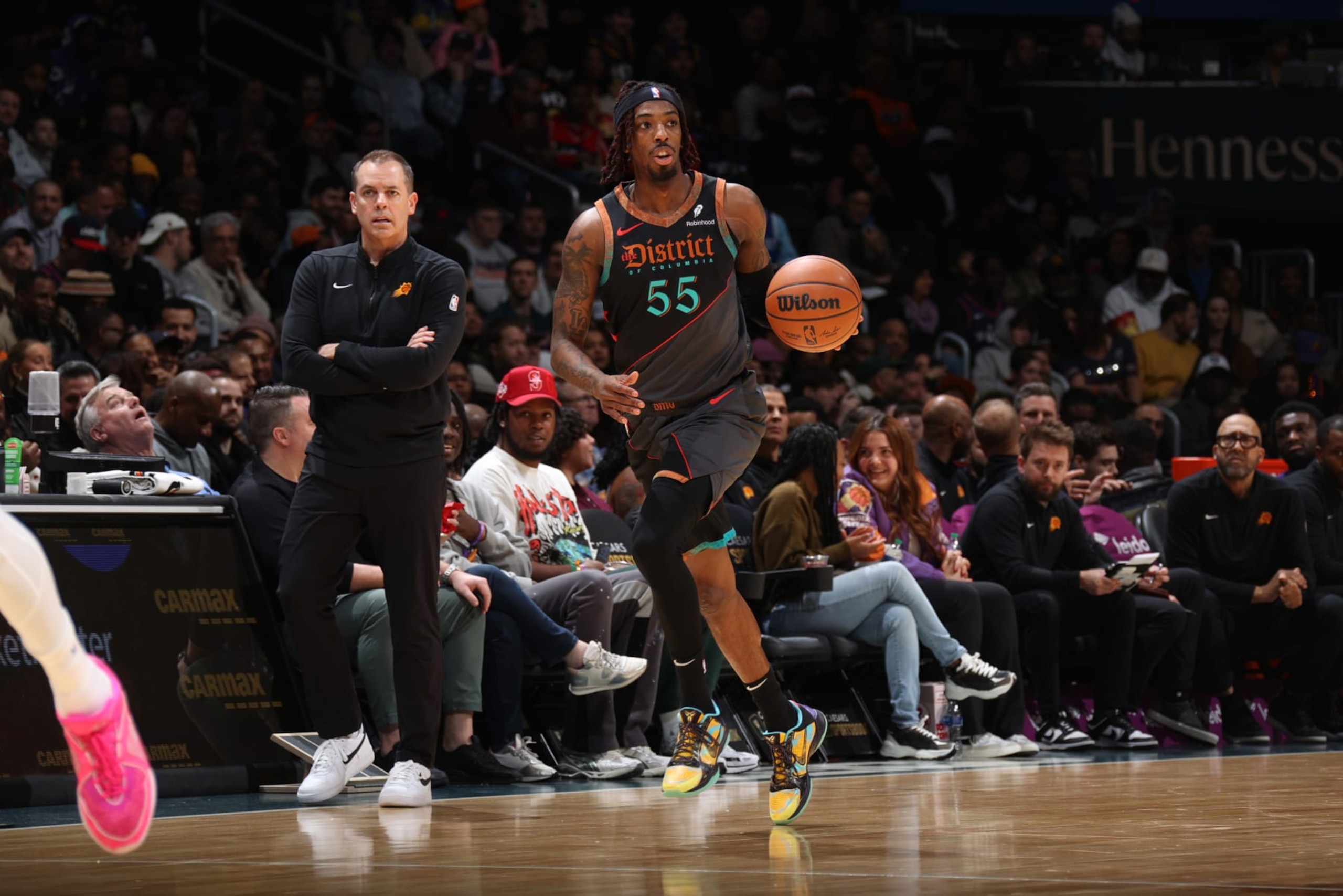 WASHINGTON, DC - FEBRUARY 4: Delon Wright #55 of the Washington Wizards handles the ball during the game against the Phoenix Suns on February 4, 2024 at Capital One Arena in Washington, DC. NOTE TO USER: User expressly acknowledges and agrees that, by downloading and or using this Photograph, user is consenting to the terms and conditions of the Getty Images License Agreement. Mandatory Copyright Notice: Copyright 2024 NBAE (Photo by Stephen Gosling/NBAE via Getty Images) WASHINGTON, DC - FEBRUARY 4: Delon Wright #55 of the Washington Wizards handles the ball during the game against the Phoenix Suns on February 4, 2024 at Capital One Arena in Washington, DC. NOTE TO USER: User expressly acknowledges and agrees that, by downloading and or using this Photograph, user is consenting to the terms and conditions of the Getty Images License Agreement. Mandatory Copyright Notice: Copyright 2024 NBAE (Photo by Stephen Gosling/NBAE via Getty Images)