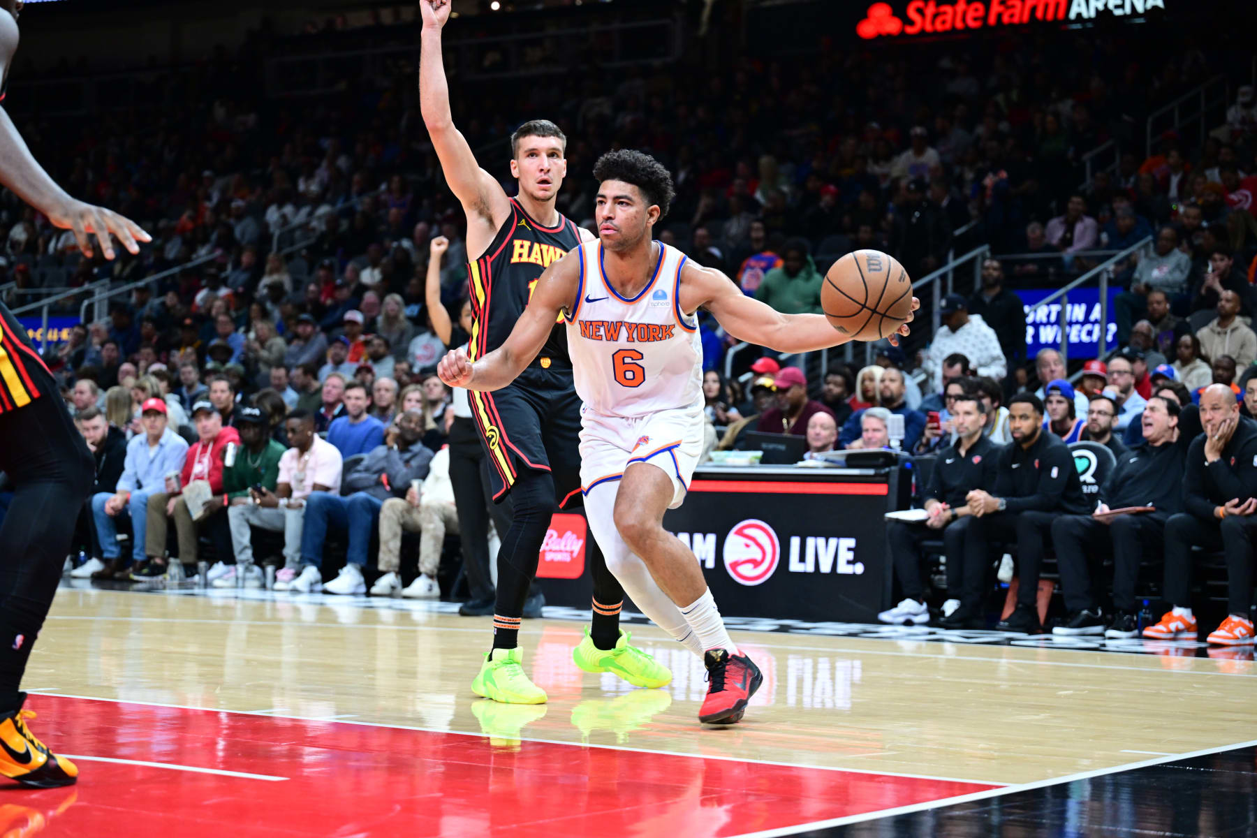 ATLANTA, GA - NOVEMBER 15: Quentin Grimes #6 of the New York Knicks dribbles the ball during the game against the Atlanta Hawks on November 15, 2023 at State Farm Arena in Atlanta, Georgia.  NOTE TO USER: User expressly acknowledges and agrees that, by downloading and/or using this Photograph, user is consenting to the terms and conditions of the Getty Images License Agreement. Mandatory Copyright Notice: Copyright 2023 NBAE (Photo by Adam Hagy/NBAE via Getty Images)