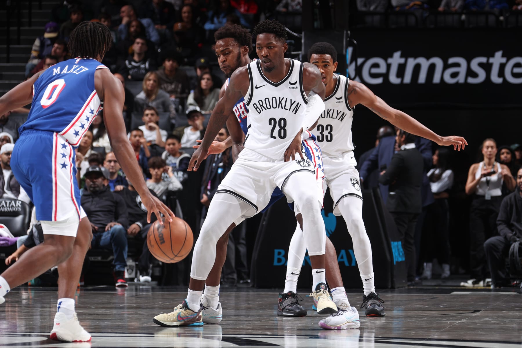 BROOKLYN, NY - OCTOBER 16: Dorian Finney-Smith #28 of the Brooklyn Nets plays defense against the Philadelphia 76ers on October 16, 2023 at Barclays Center in Brooklyn, New York. NOTE TO USER: User expressly acknowledges and agrees that, by downloading and or using this Photograph, user is consenting to the terms and conditions of the Getty Images License Agreement. Mandatory Copyright Notice: Copyright 2023 NBAE (Photo by Nathaniel S. Butler/NBAE via Getty Images)