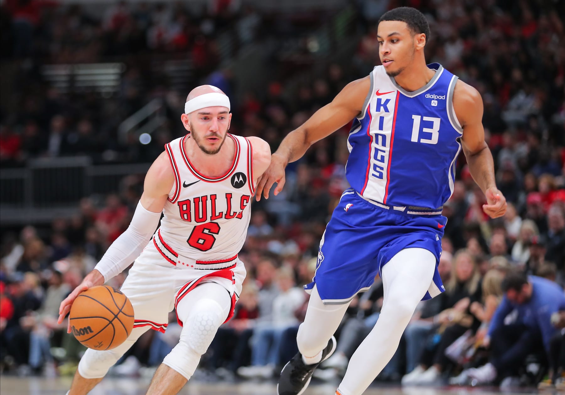 CHICAGO, IL - FEBRUARY 03: Keegan Murray #13 of the Sacramento Kings guards Alex Caruso #6 of the Chicago Bulls during the second half at the United Center on February 3, 2024 in Chicago, Illinois. (Photo by Melissa Tamez/Icon Sportswire via Getty Images)
