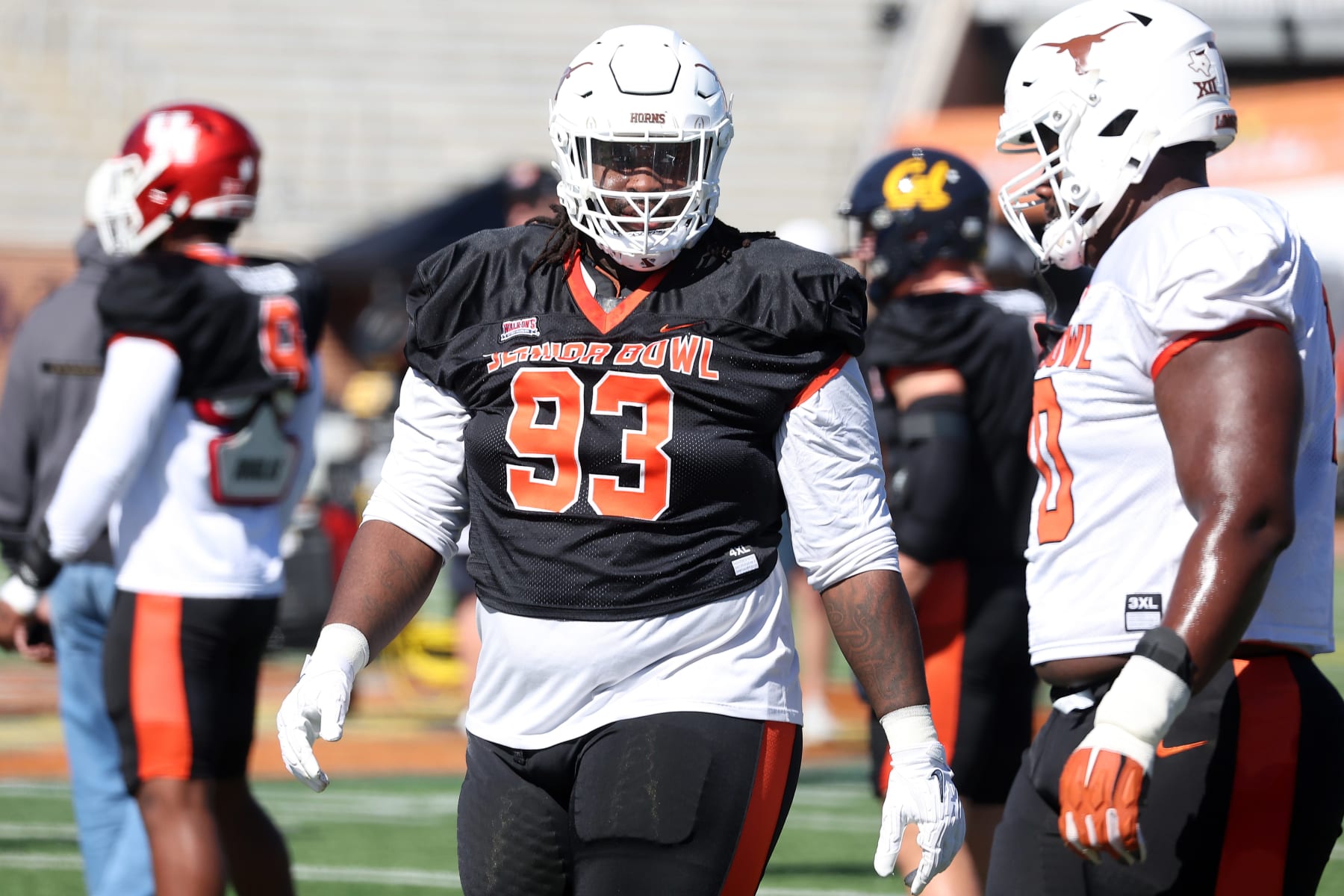 MOBILE, AL - JANUARY 31: American defensive lineman T'Vondre Sweat of Texas (93) during the American Team practice for the Reese's Senior Bowl on January 31, 2024 at Hancock Whitney Stadium in Mobile, Alabama.  (Photo by Michael Wade/Icon Sportswire via Getty Images)