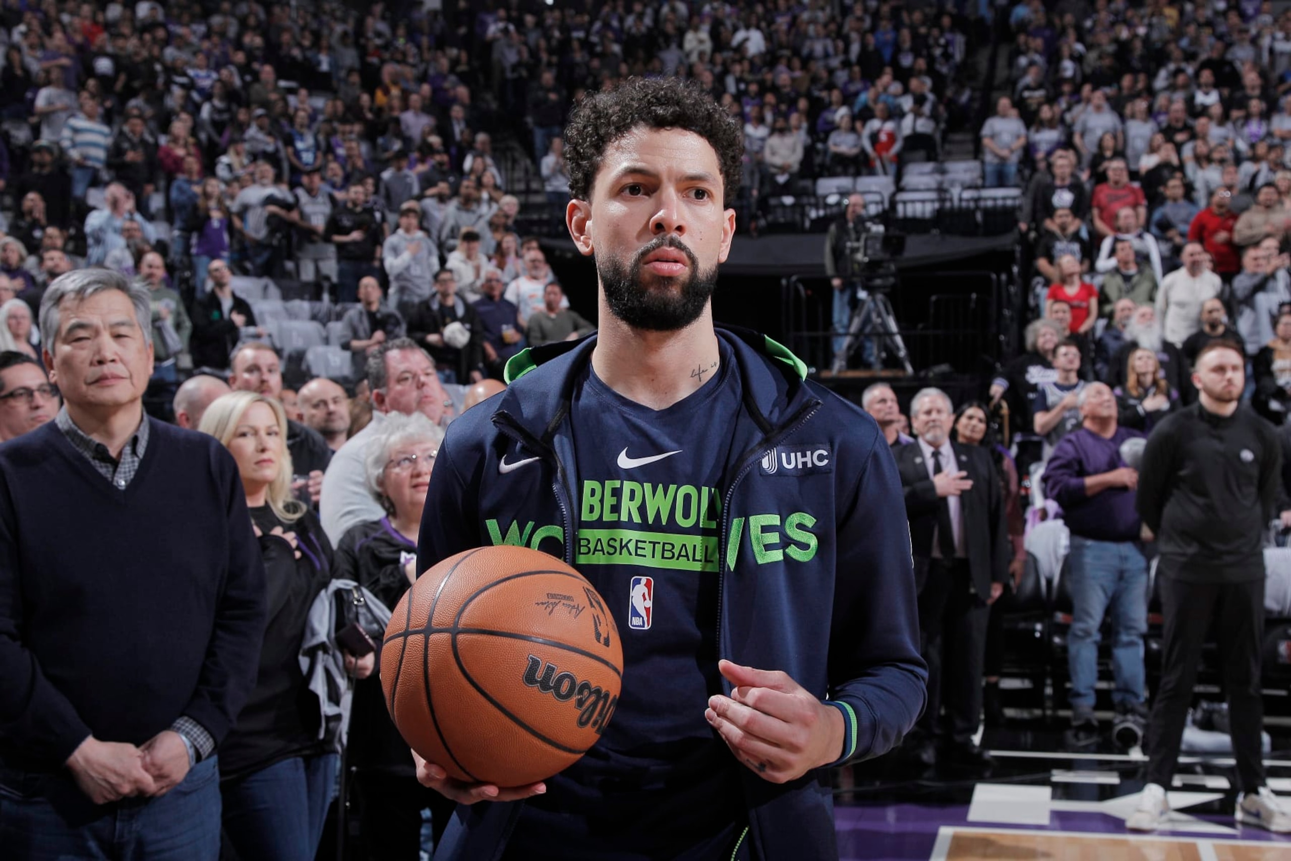 SACRAMENTO, CA - MARCH 27: Austin Rivers #25 of the Minnesota Timberwolves holds onto the basketball prior to the game against the Sacramento Kings on March 27, 2023 at Golden 1 Center in Sacramento, California. NOTE TO USER: User expressly acknowledges and agrees that, by downloading and or using this photograph, User is consenting to the terms and conditions of the Getty Images Agreement. Mandatory Copyright Notice: Copyright 2023 NBAE (Photo by Rocky Widner/NBAE via Getty Images)