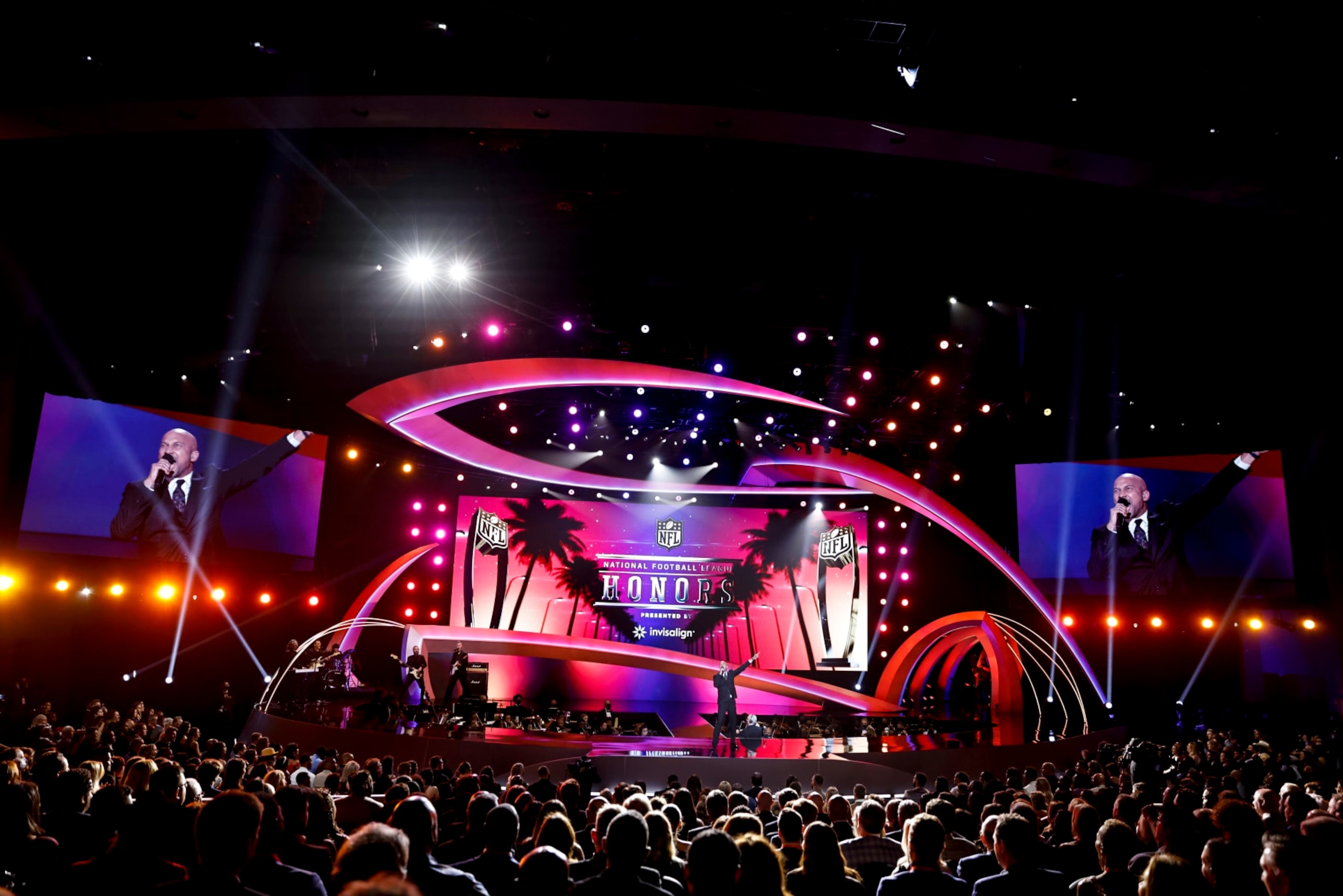 INGLEWOOD, CALIFORNIA - FEBRUARY 10: A wide view of Keegan-Michael Key singing for the opening act at the NFL Honors show at the YouTube Theater on February 10, 2022 in Inglewood, California. (Photo by Michael Owens/Getty Images)