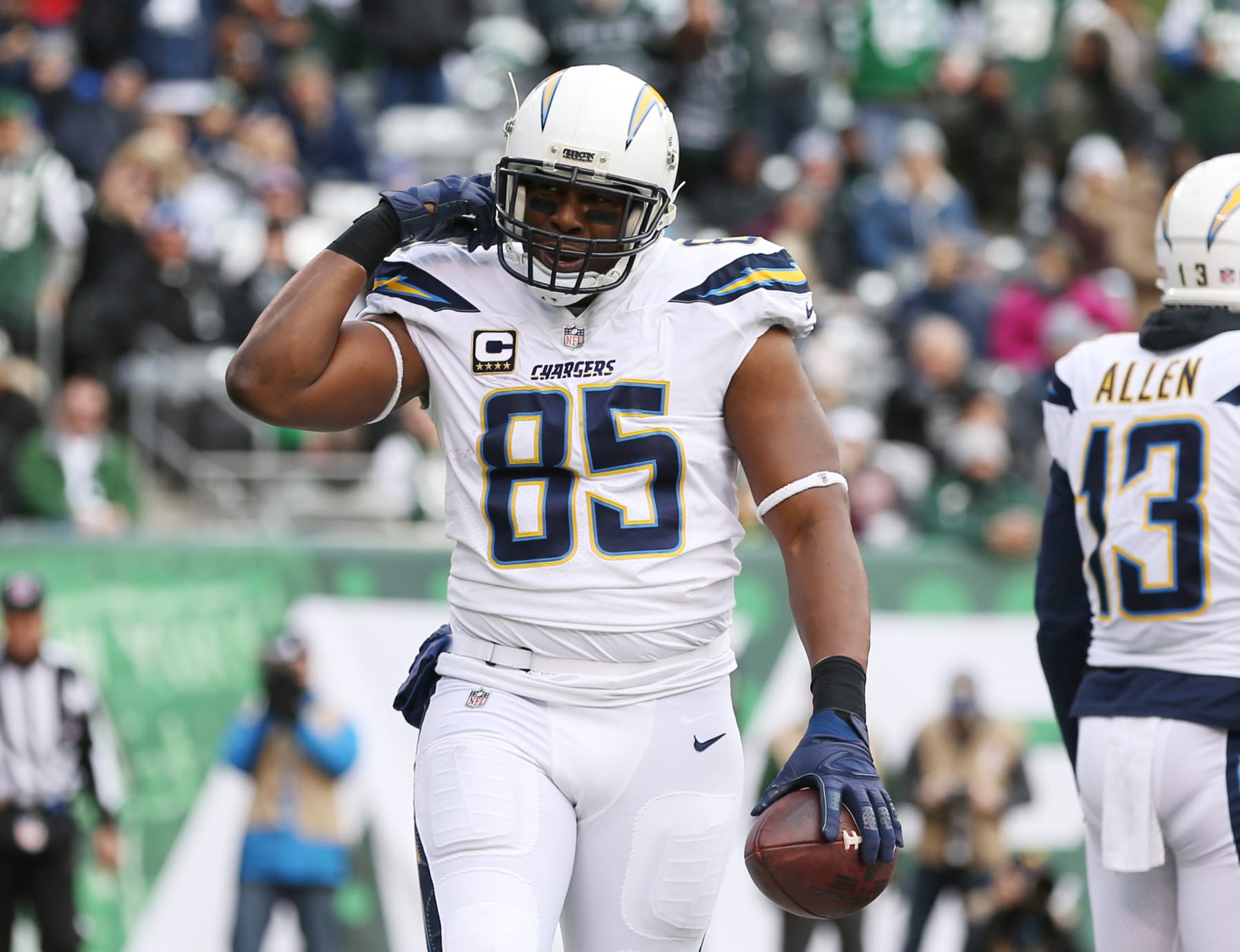 EAST RUTHERFORD, NJ - DECEMBER 24:  Antonio Gates #85 of the Los Angeles Chargers celebrates after scoring a first half touchdown reception against the New York Jets in an NFL game at MetLife Stadium on December 24, 2017 in East Rutherford, New Jersey.  (Photo by Ed Mulholland/Getty Images)