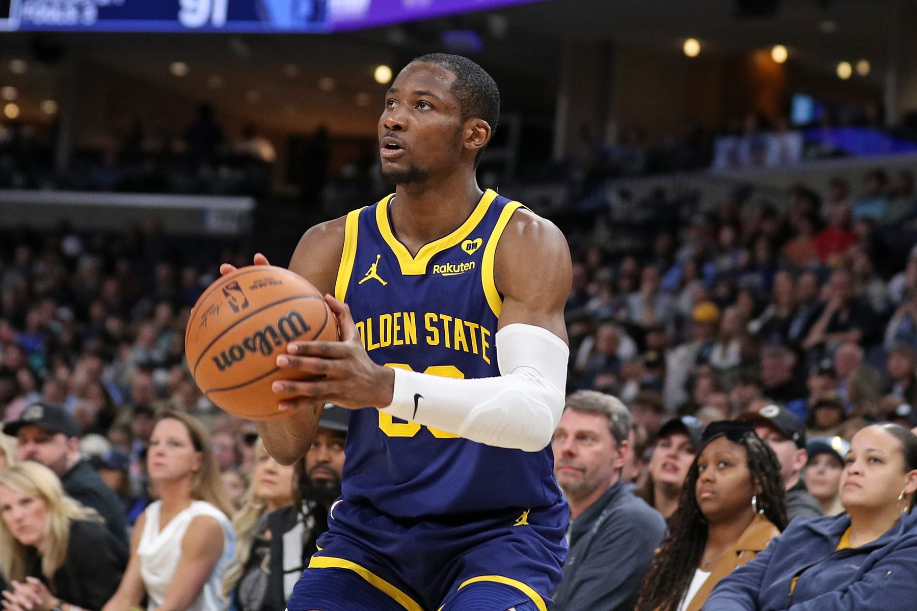 MEMPHIS, TENNESSEE - FEBRUARY 02: Jonathan Kuminga #00 of the Golden State Warriors takes a shot during the game against the Memphis Grizzlies at FedExForum on February 02, 2024 in Memphis, Tennessee. NOTE TO USER: User expressly acknowledges and agrees that, by downloading and or using this photograph, User is consenting to the terms and conditions of the Getty Images License Agreement. (Photo by Justin Ford/Getty Images)