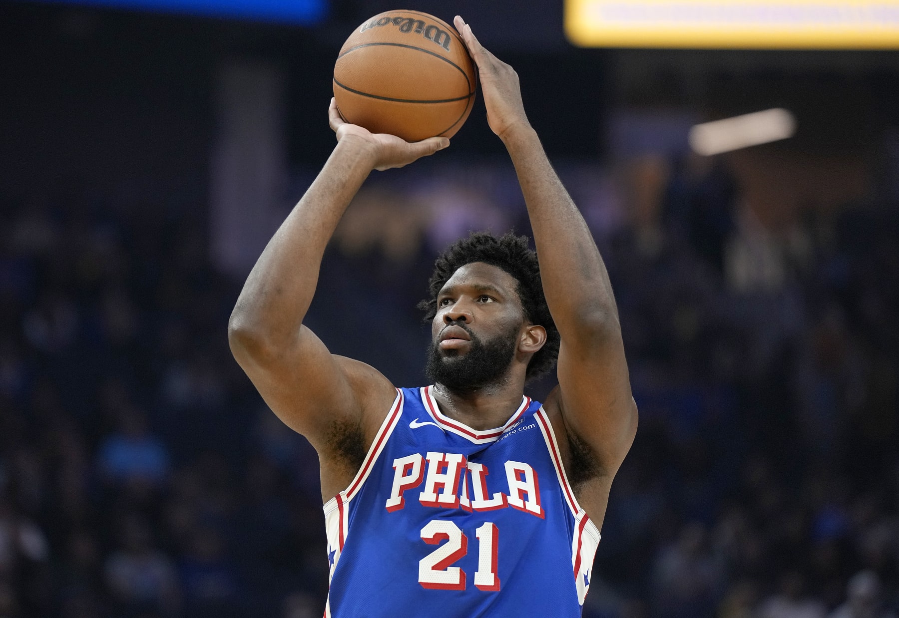 SAN FRANCISCO, CALIFORNIA - JANUARY 30: Joel Embiid #21 of the Philadelphia 76ers shoots a technical foul shot against the Golden State Warriors during the first quarter of an NBA basketball game at Chase Center on January 30, 2024 in San Francisco, California. NOTE TO USER: User expressly acknowledges and agrees that, by downloading and or using this photograph, User is consenting to the terms and conditions of the Getty Images License Agreement. (Photo by Thearon W. Henderson/Getty Images)