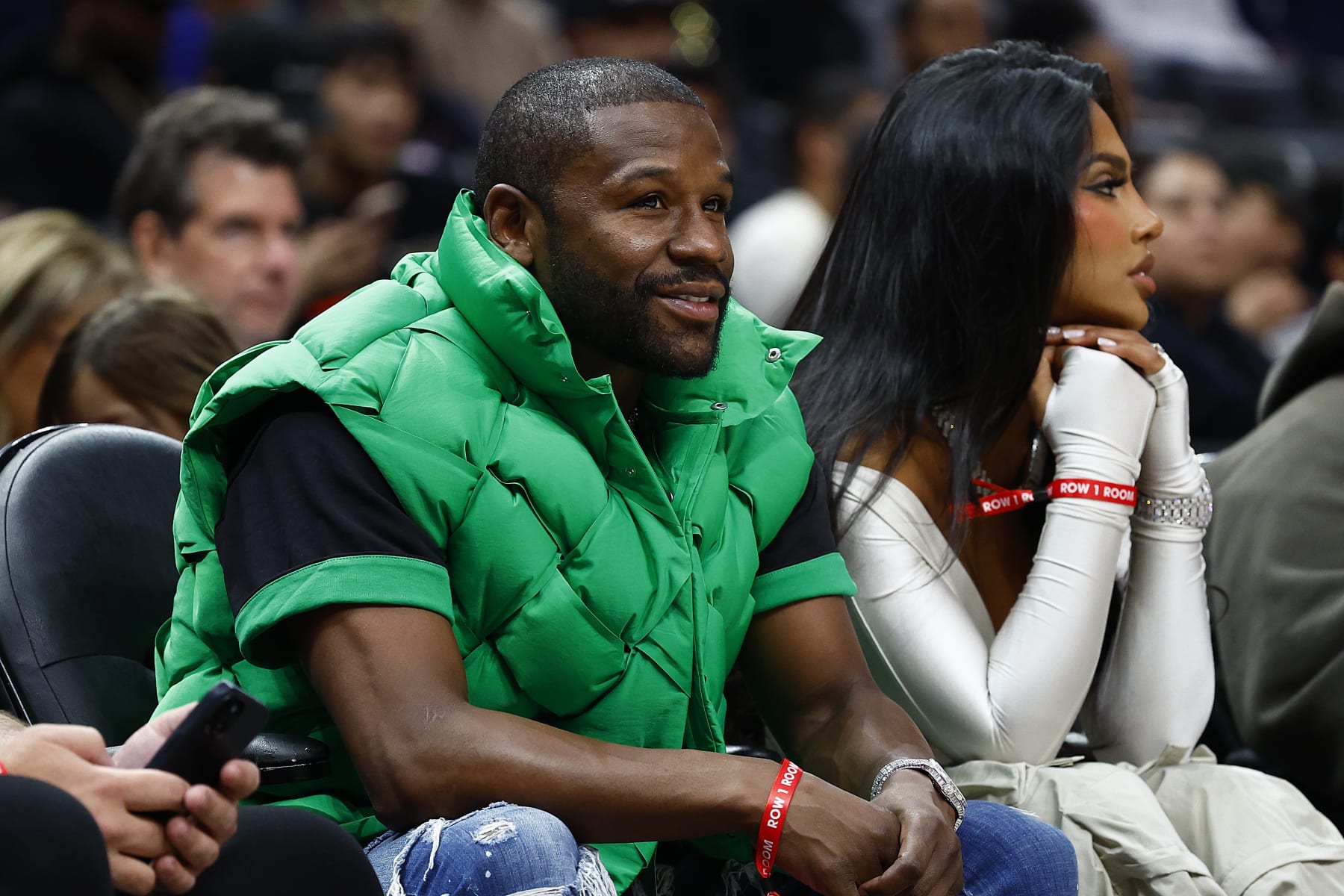 Floyd Mayweather Jr. Spends over $1.1M on Super Bowl 58 Suite for 49ers vs.  Chiefs