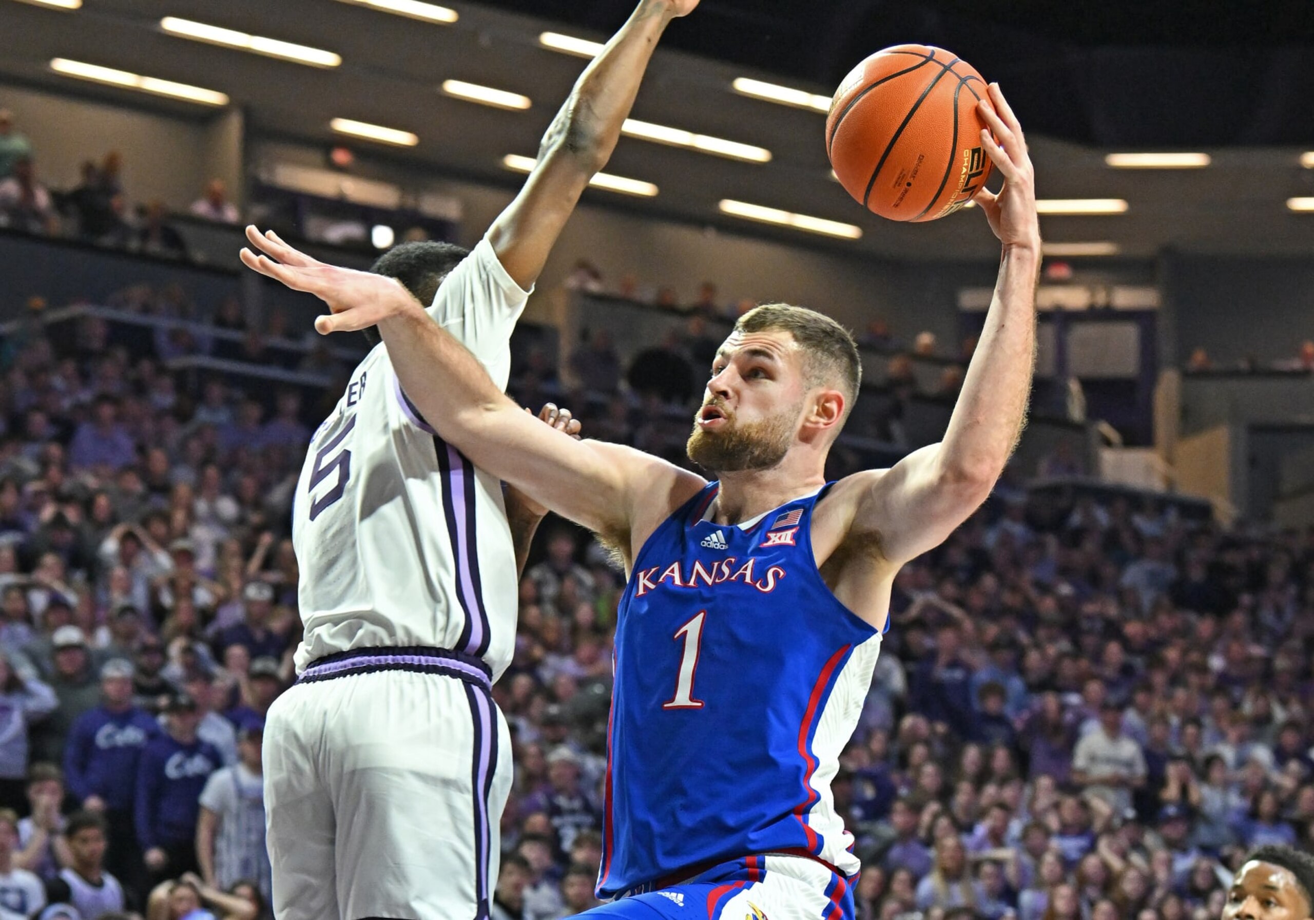 Kansas' Hunter Dickinson