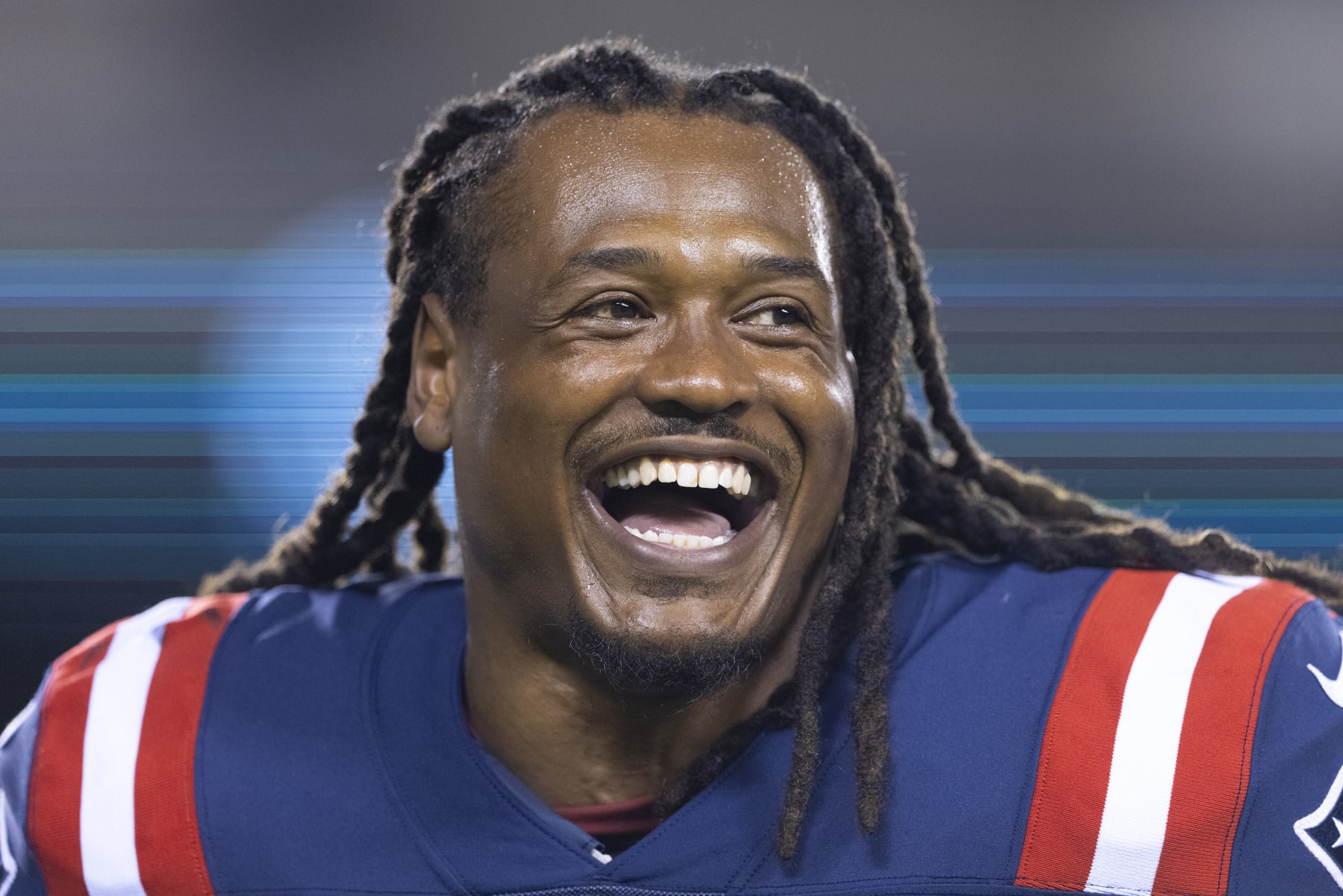 PHILADELPHIA, PA - AUGUST 19: Donta Hightower #54 of the New England Patriots reacts after the preseason game against the Philadelphia Eagles at Lincoln Financial Field on August 19, 2021 in Philadelphia, Pennsylvania. The Patriots defeated the Eagles 35-0. (Photo by Mitchell Leff/Getty Images)