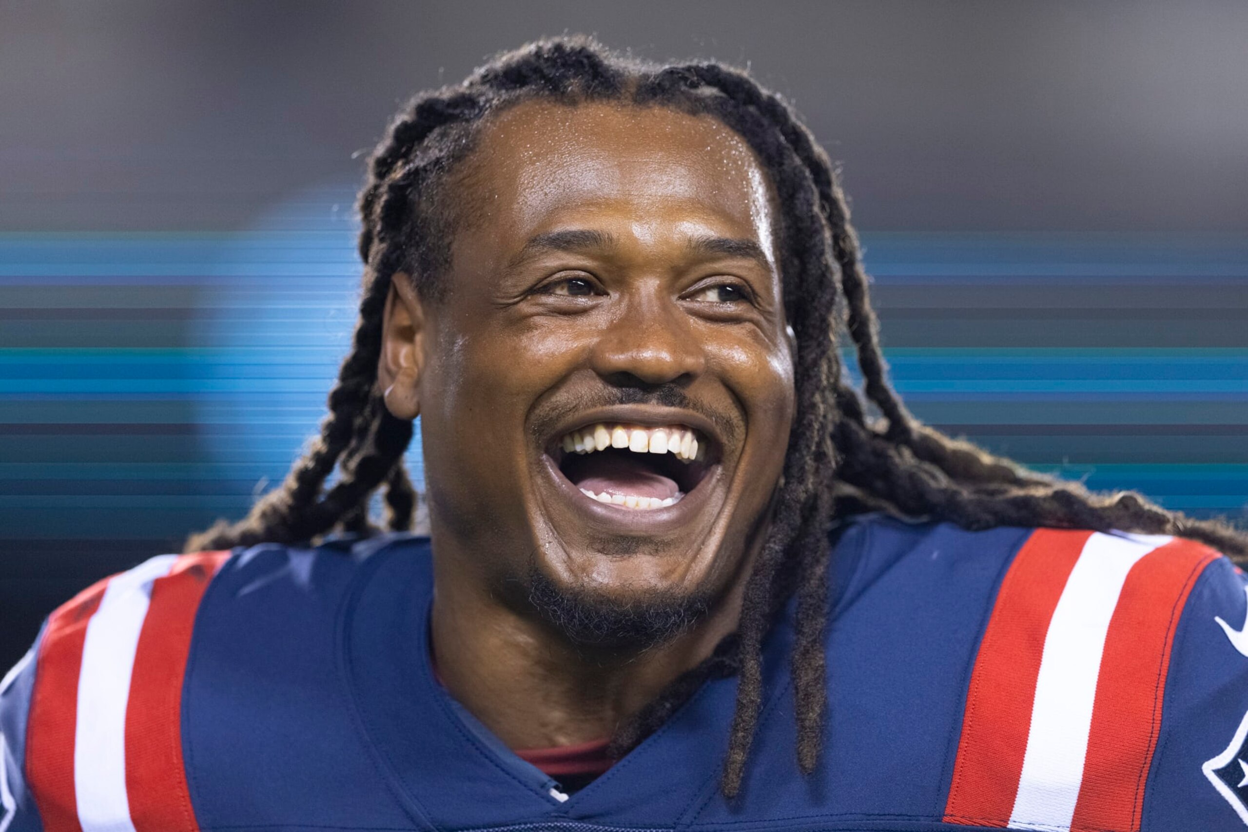 PHILADELPHIA, PA - AUGUST 19: Donta Hightower #54 of the New England Patriots reacts after the preseason game against the Philadelphia Eagles at Lincoln Financial Field on August 19, 2021 in Philadelphia, Pennsylvania. The Patriots defeated the Eagles 35-0. (Photo by Mitchell Leff/Getty Images)