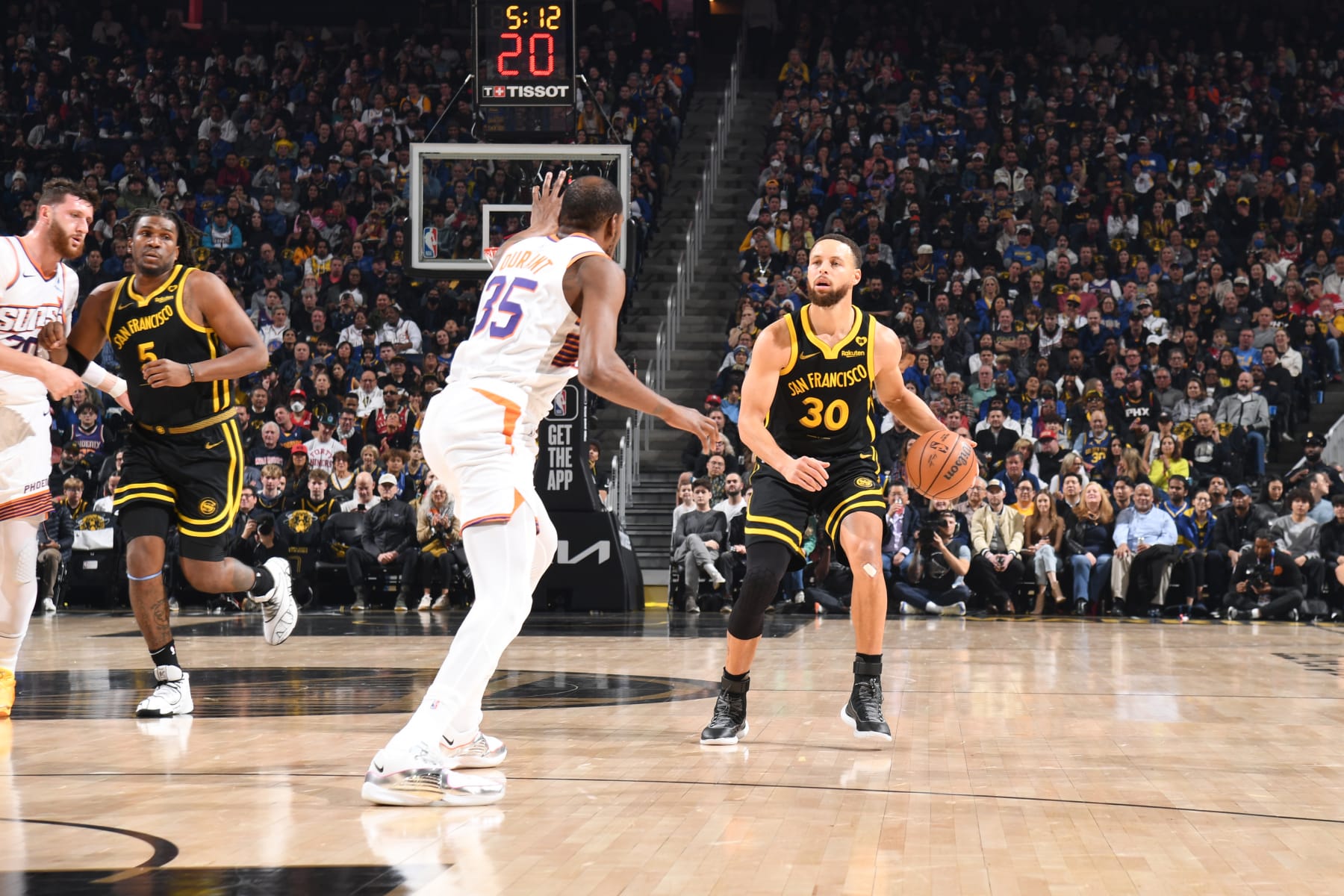 Steph Curry GameWinner Amazes NBA Fans as Warriors Beat Kevin Durant, Suns