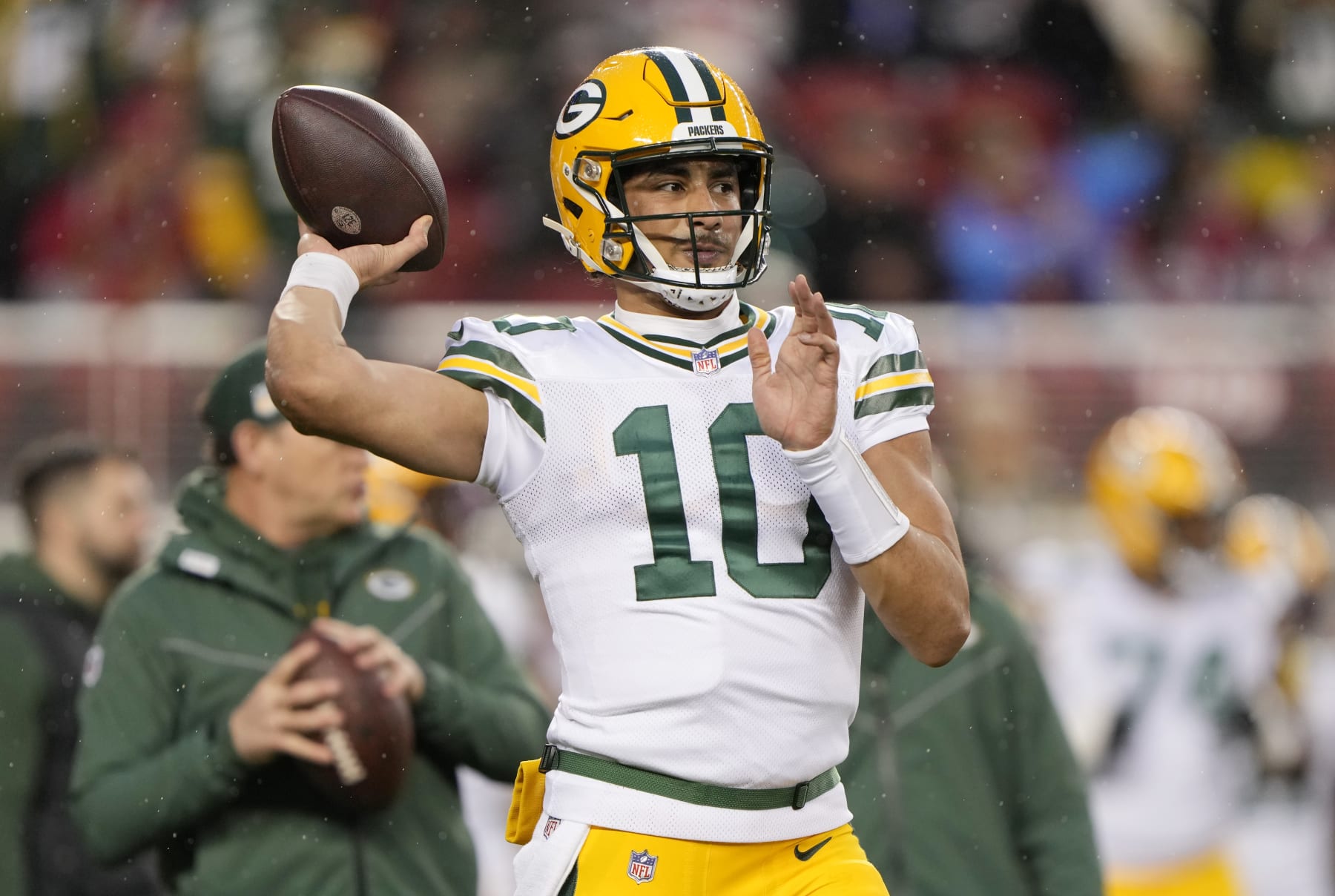 SANTA CLARA, CALIFORNIA - JANUARY 20: Jordan Love #10 of the Green Bay Packers warms up before the NFC Divisional Playoffs against the San Francisco 49ers at Levi's Stadium on January 20, 2024 in Santa Clara, California. (Photo by Thearon W. Henderson/Getty Images)