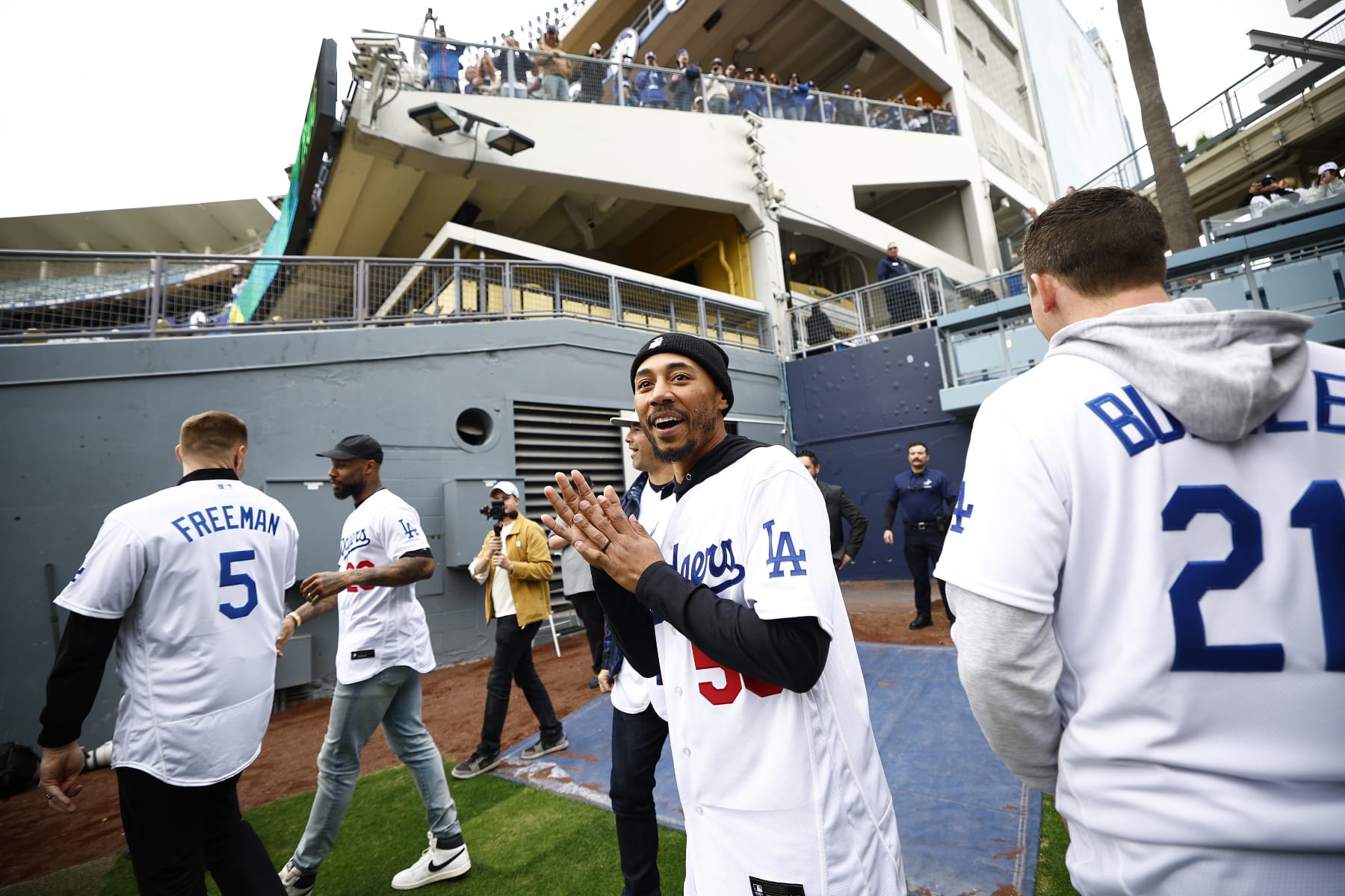 Here come the much-hyped 2024 Dodgers.