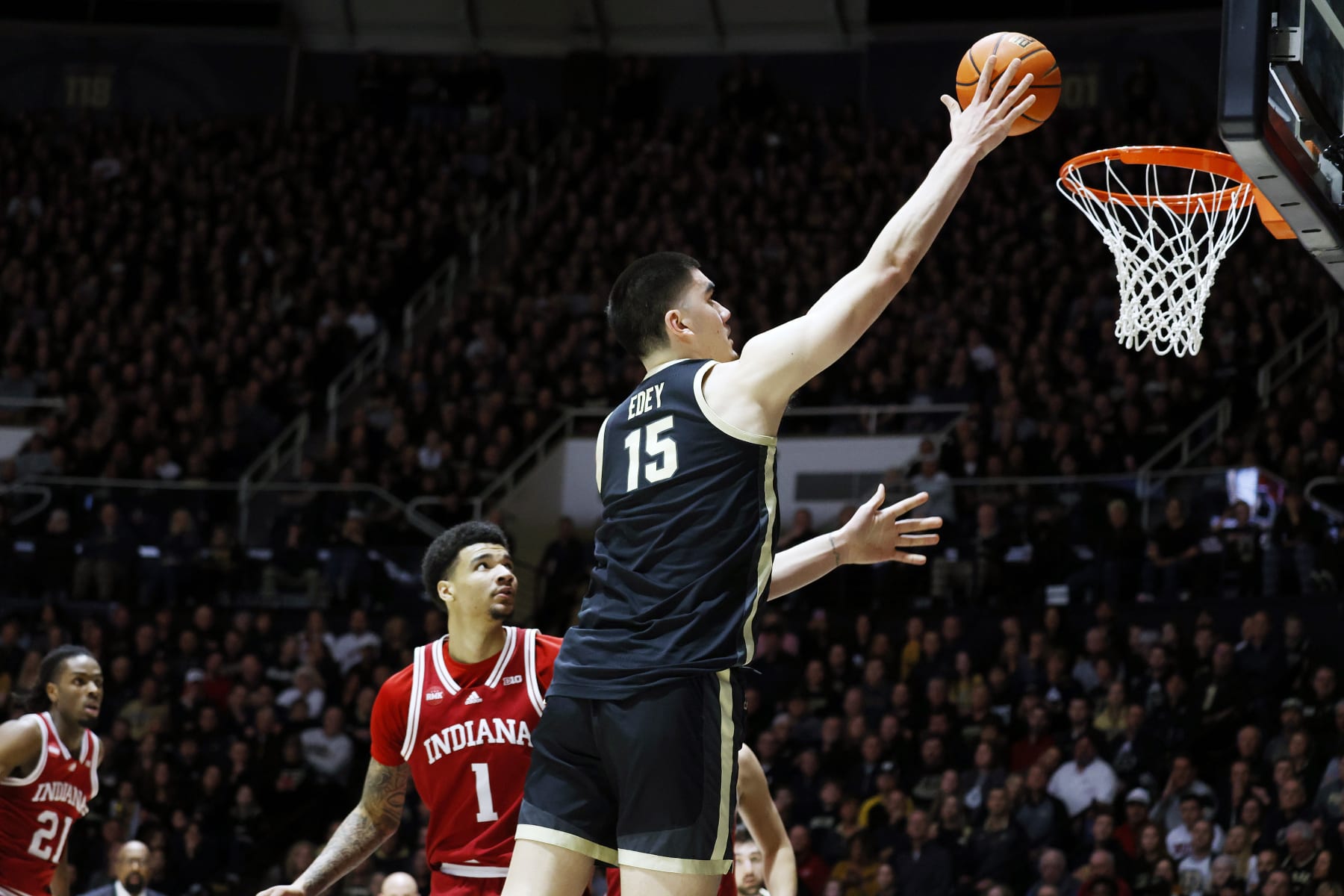 WEST LAFAYETTE, IN - FEBRUARY 10: Purdue Boilermakers center Zach Edey (15) takes a shot against Indiana Hoosiers center Kel'el Ware (1) on February 10, 2024, at Mackey Arena in West Lafayette, Indiana. (Photo by Brian Spurlock/Icon Sportswire via Getty Images)