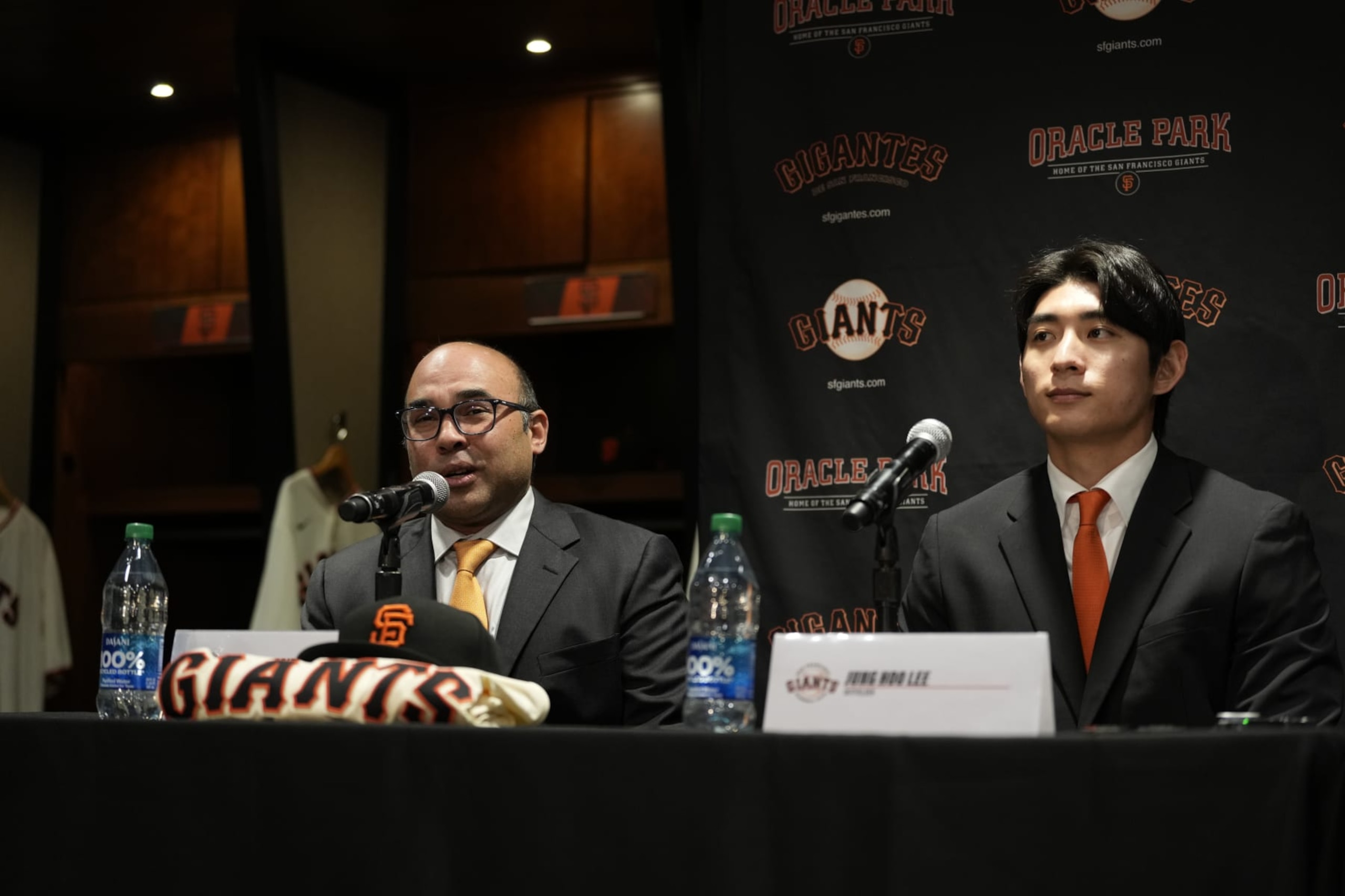 Farhan Zaidi (L) and Jung Hoo Lee (R) Farhan Zaidi (L) and Jung Hoo Lee (R)