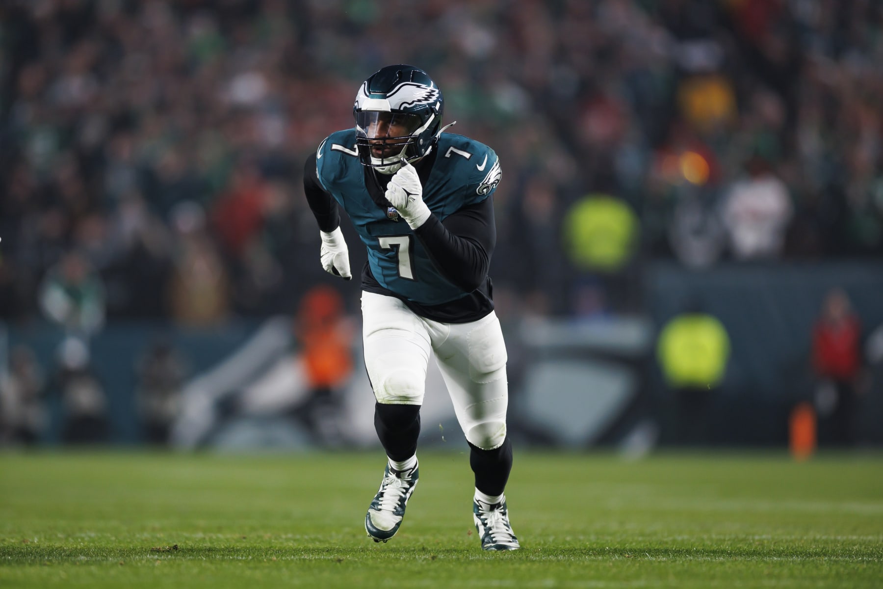 PHILADELPHIA, PENNSYLVANIA - DECEMBER 03: Haason Reddick #7 of the Philadelphia Eagles runs around the edge during an NFL football game against the San Francisco 49ers at Lincoln Financial Field on December 3, 2023 in Philadelphia, Pennsylvania. (Photo by Ryan Kang/Getty Images)