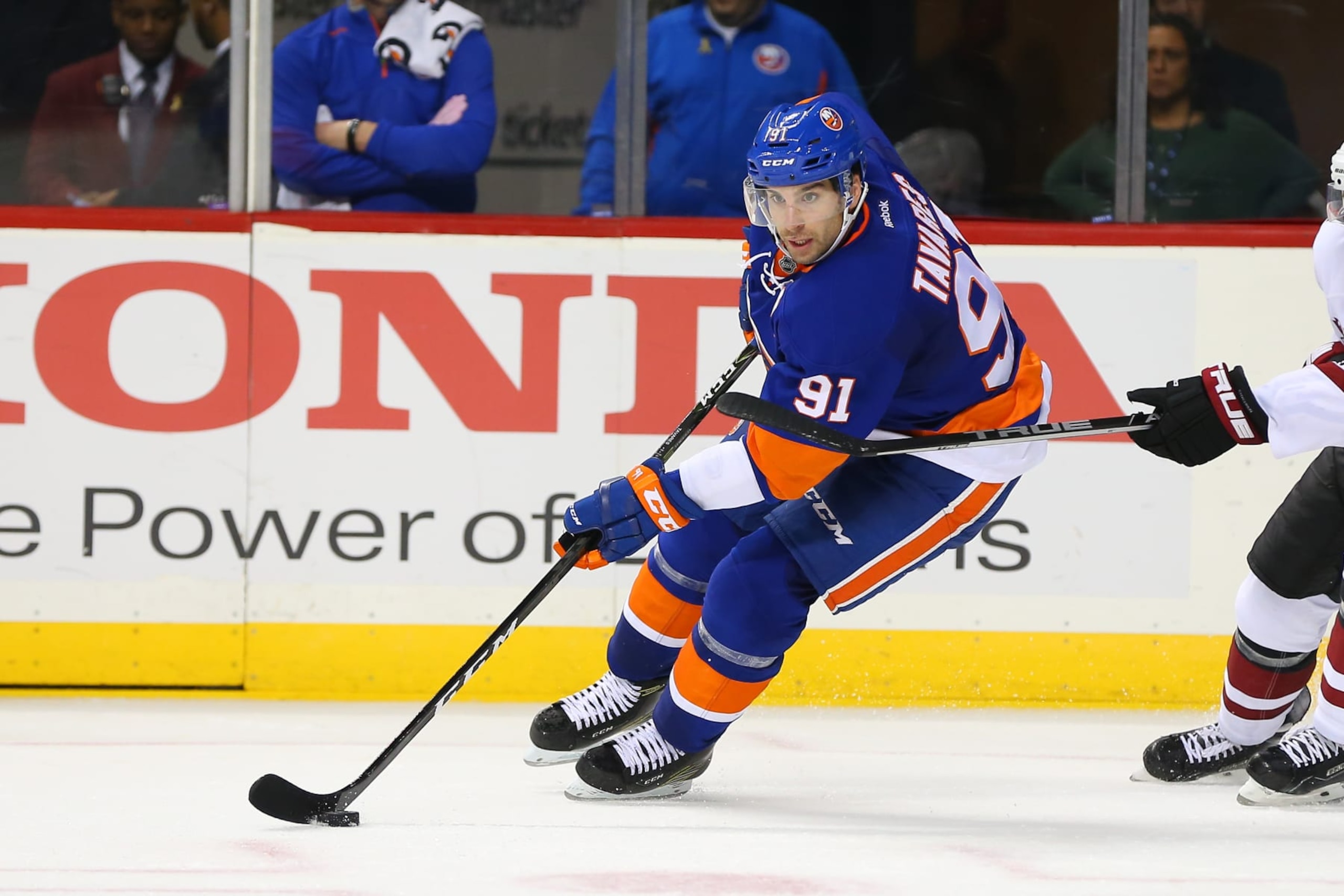 21 OCT 2016:  New York Islanders center John Tavares (91) during the second period of the game between the New York Islanders and the Arizona Coyotes played at the Barclays Center in Brooklyn,NY.(Photo by Rich Graessle/Icon Sportswire via Getty Images)