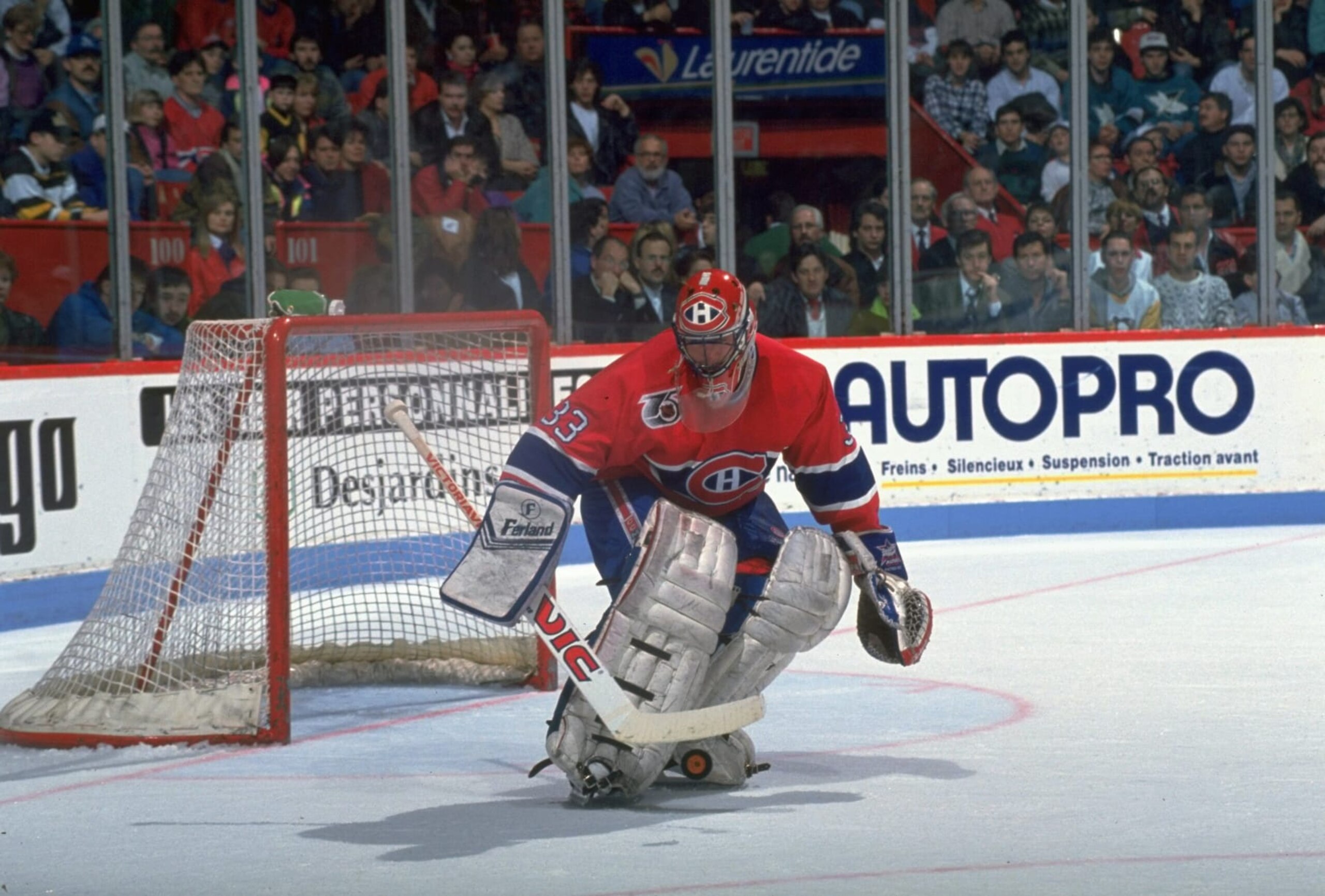 Hockey: Montreal Canadiens goalie Patrick Roy (33) in action vs Pittsburgh Penguins. Montreal, Canada 2/22/1992 CREDIT: Damian Strohmeyer (Photo by Damian Strohmeyer /Sports Illustrated via Getty Images) (Set Number: X42543 )