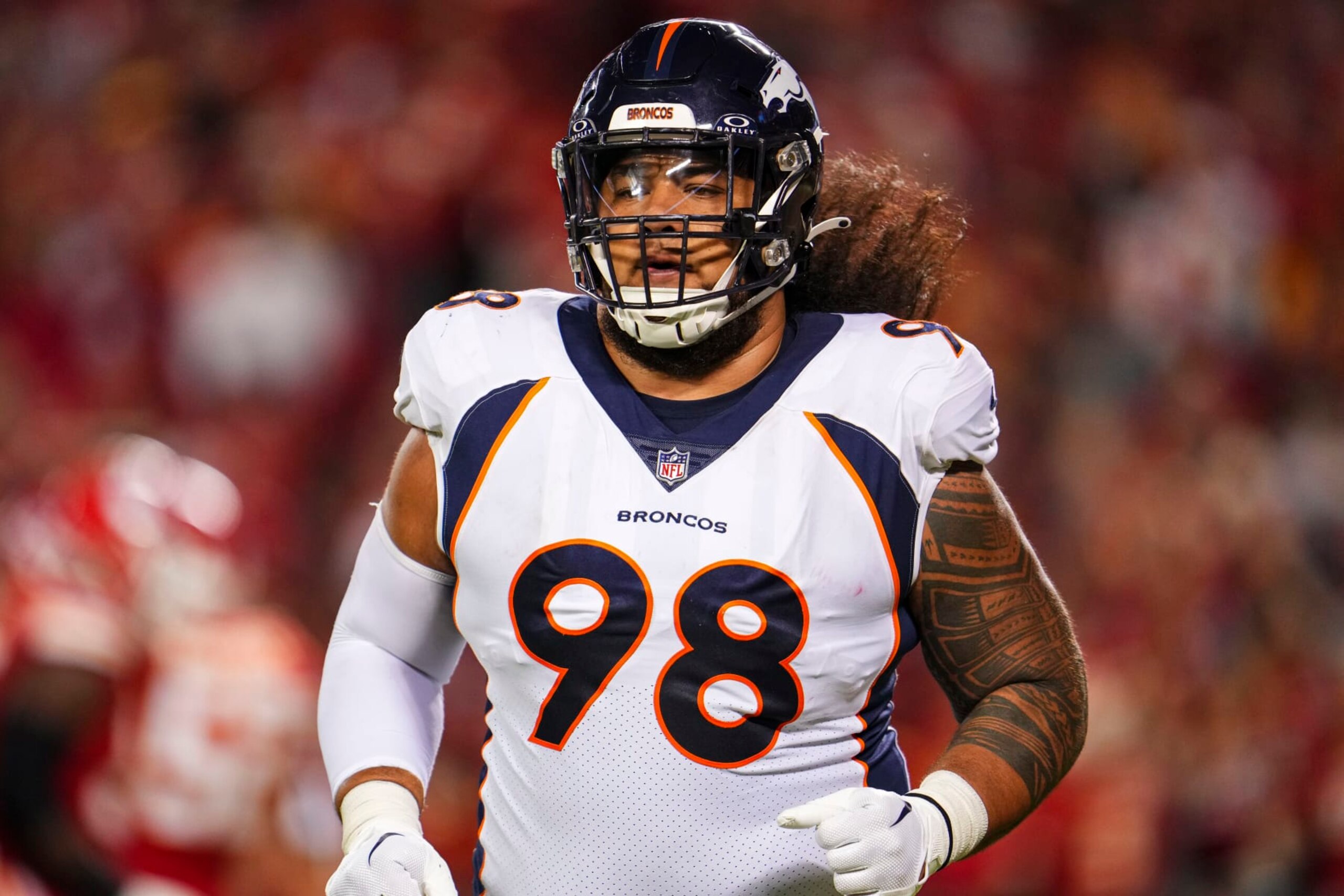 Broncos NT Mike Purcell