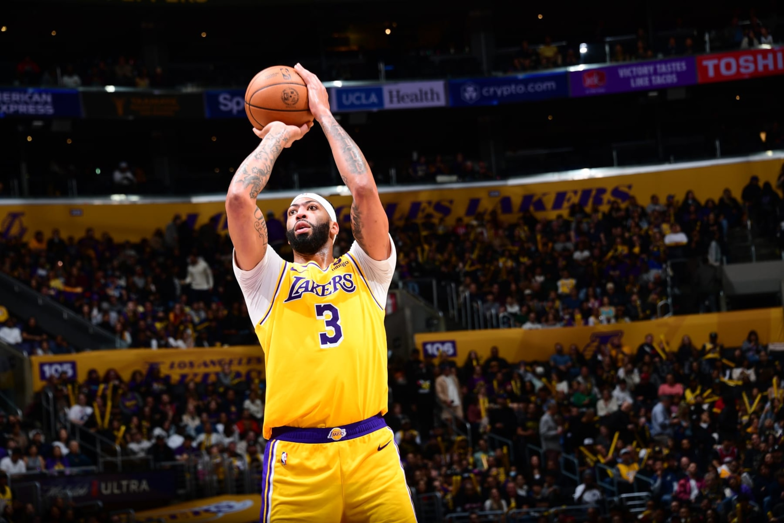 LOS ANGELES, CA - FEBRUARY 13: Anthony Davis #3 of the Los Angeles Lakers shoots a free throw during the game against the Detroit Pistons on February 13, 2024 at Crypto.Com Arena in Los Angeles, California. NOTE TO USER: User expressly acknowledges and agrees that, by downloading and/or using this Photograph, user is consenting to the terms and conditions of the Getty Images License Agreement. Mandatory Copyright Notice: Copyright 2024 NBAE (Photo by Adam Pantozzi/NBAE via Getty Images) LOS ANGELES, CA - FEBRUARY 13: Anthony Davis #3 of the Los Angeles Lakers shoots a free throw during the game against the Detroit Pistons on February 13, 2024 at Crypto.Com Arena in Los Angeles, California. NOTE TO USER: User expressly acknowledges and agrees that, by downloading and/or using this Photograph, user is consenting to the terms and conditions of the Getty Images License Agreement. Mandatory Copyright Notice: Copyright 2024 NBAE (Photo by Adam Pantozzi/NBAE via Getty Images)