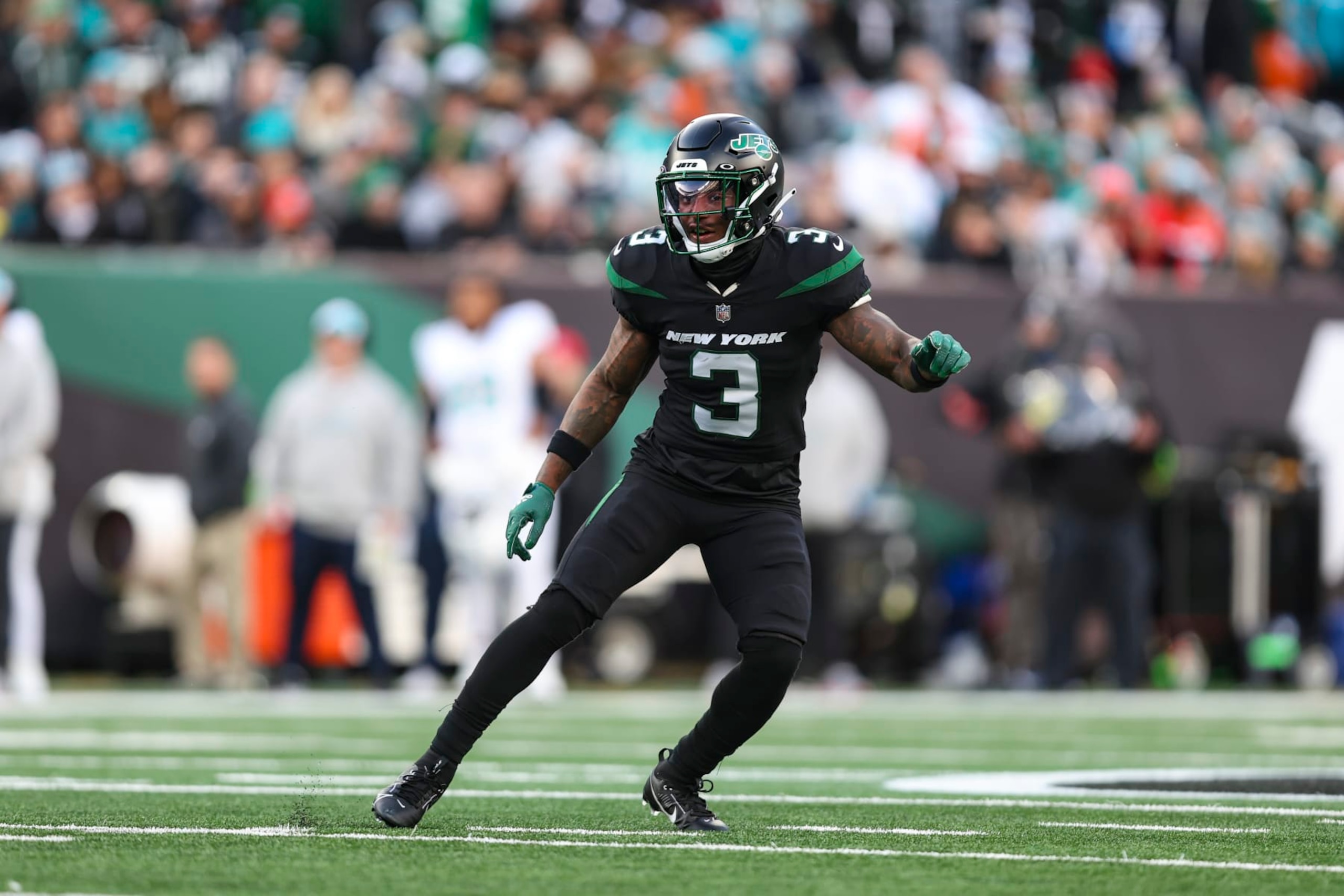 EAST RUTHERFORD, NJ - NOVEMBER 24: Jordan Whitehead #3 of the New York Jets defends in coverage during an NFL football game against the Miami Dolphins at MetLife Stadium on November 24, 2023 in East Rutherford, New Jersey. (Photo by Perry Knotts/Getty Images) EAST RUTHERFORD, NJ - NOVEMBER 24: Jordan Whitehead #3 of the New York Jets defends in coverage during an NFL football game against the Miami Dolphins at MetLife Stadium on November 24, 2023 in East Rutherford, New Jersey. (Photo by Perry Knotts/Getty Images)