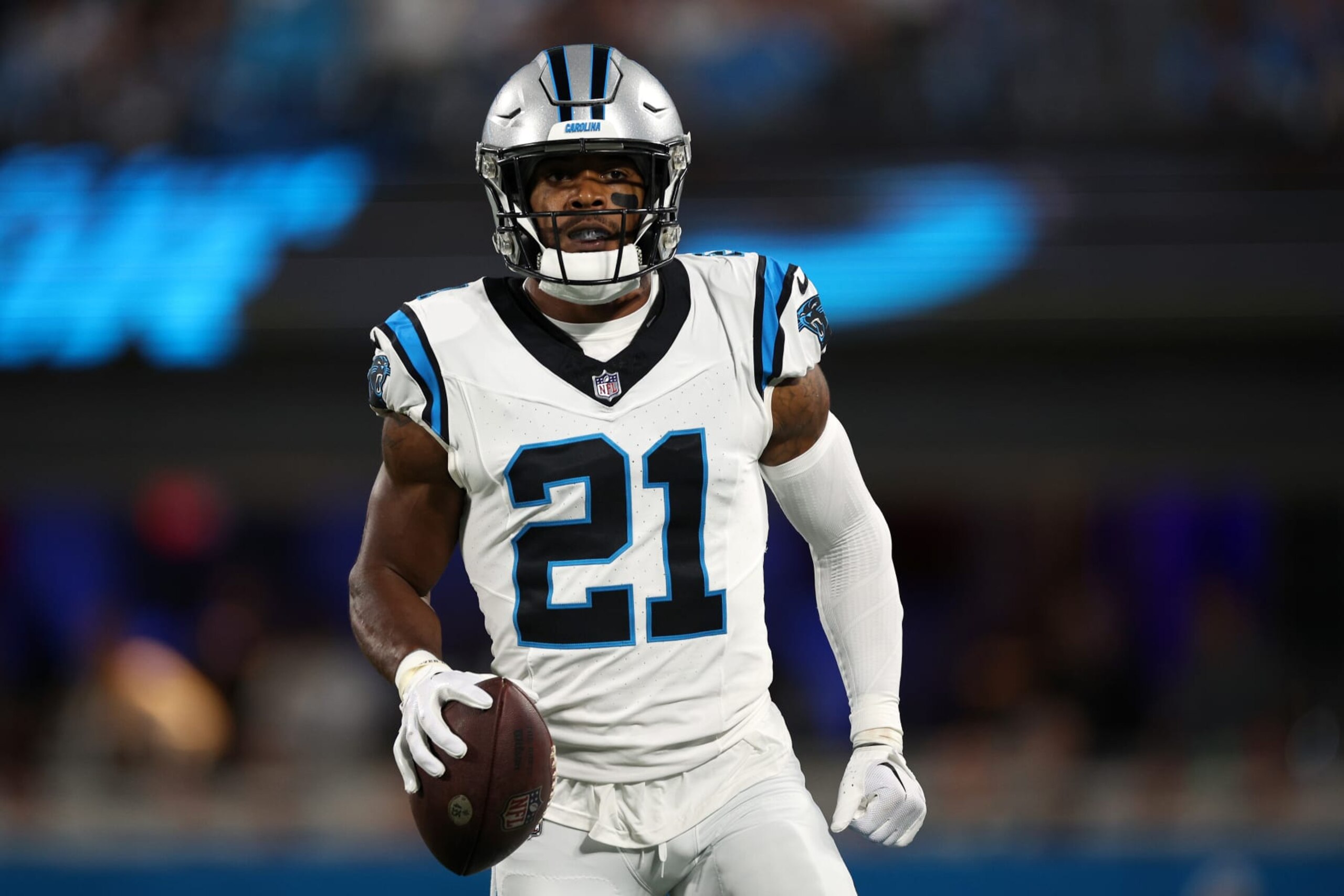 Panthers DB Jeremy Chinn